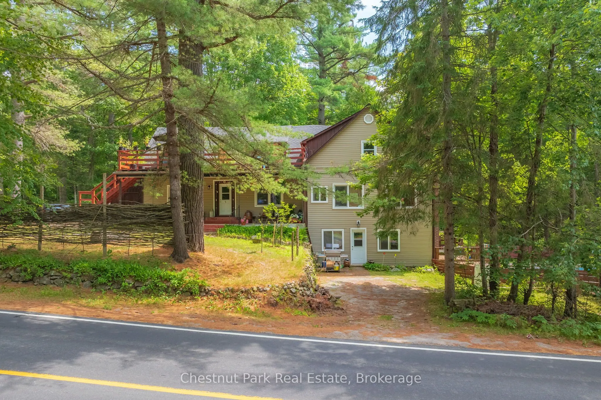 869 Muskoka Road 10