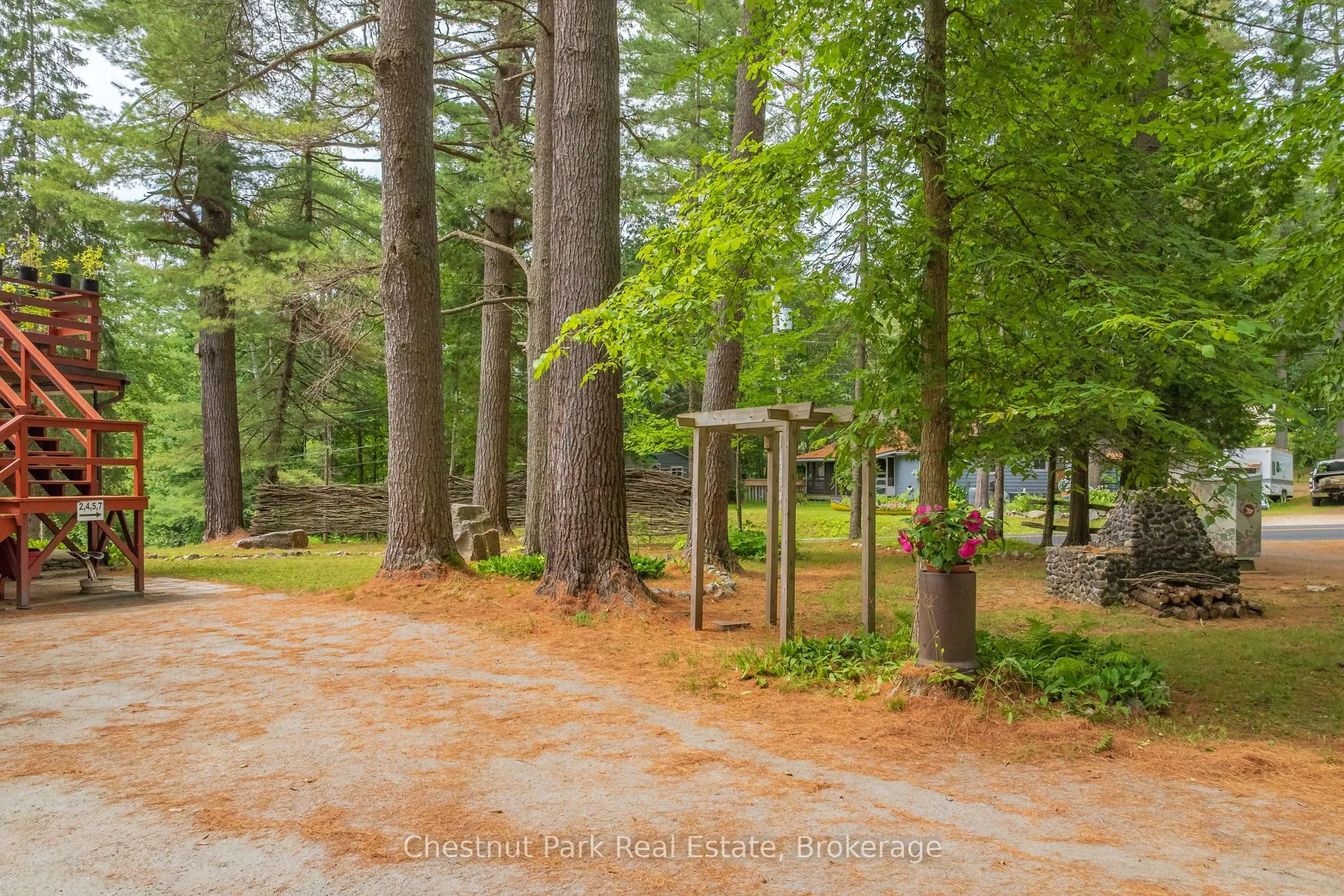 869 Muskoka Road 10