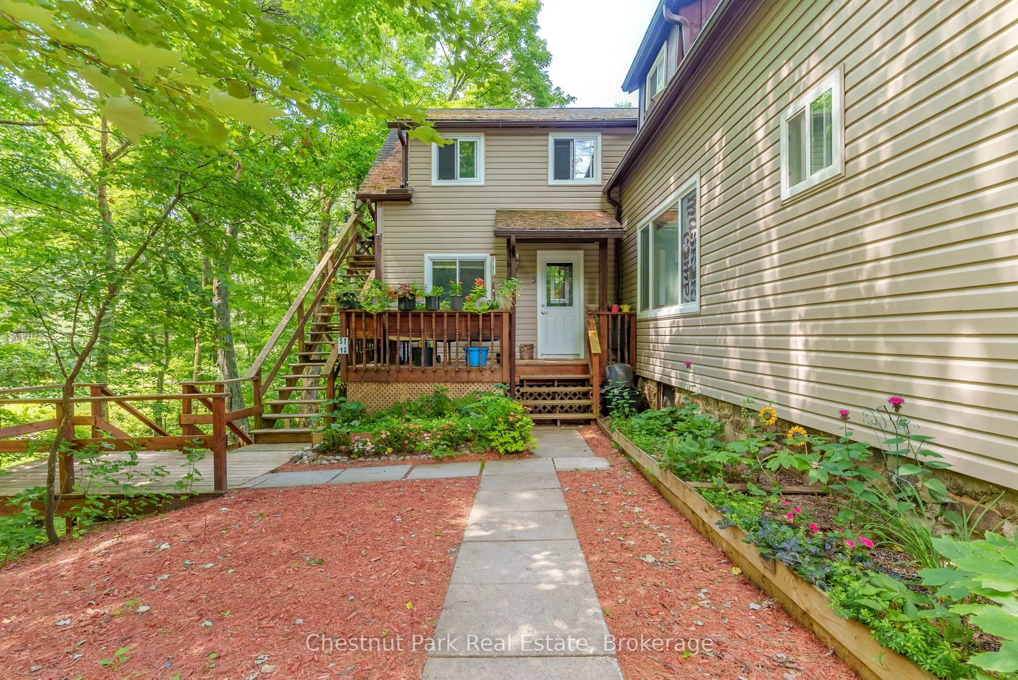 869 Muskoka Road 10