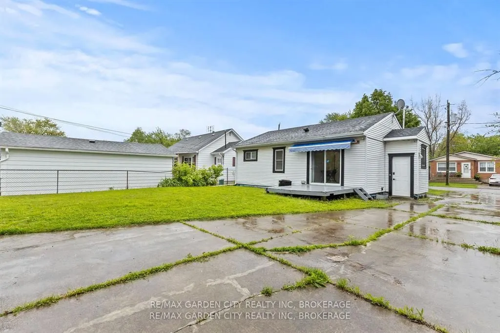 19 Oakwood Avenue