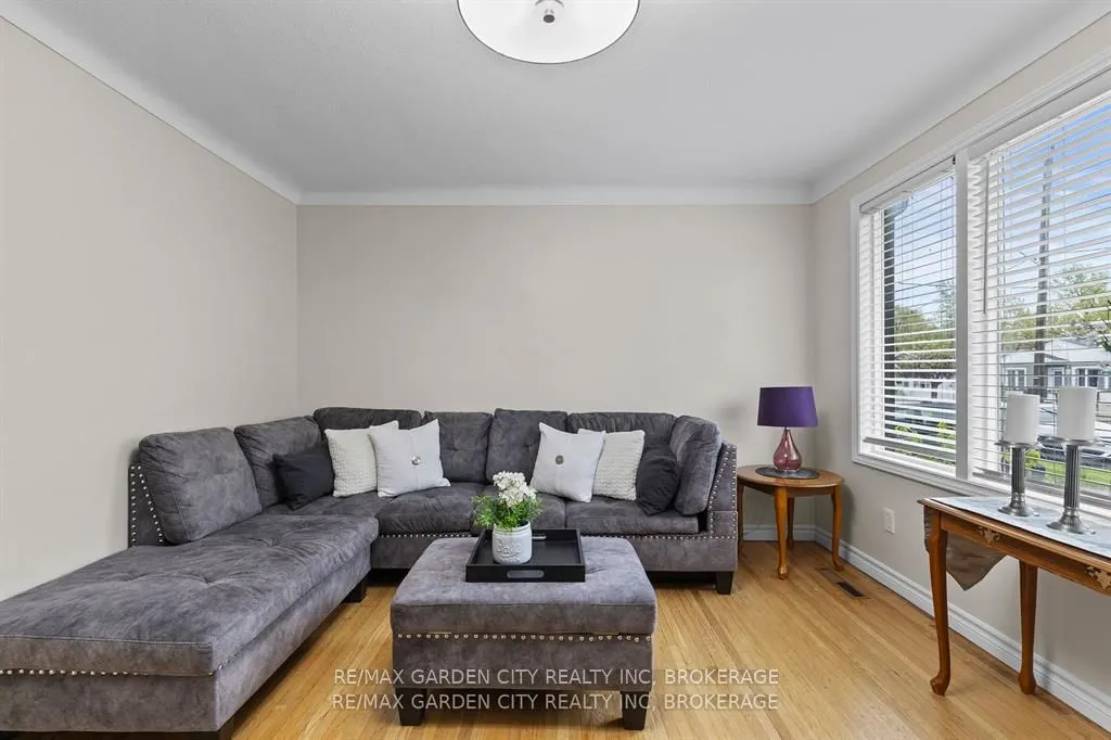 19 Oakwood Avenue