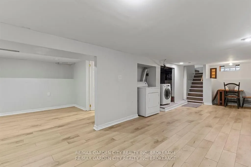 19 Oakwood Avenue