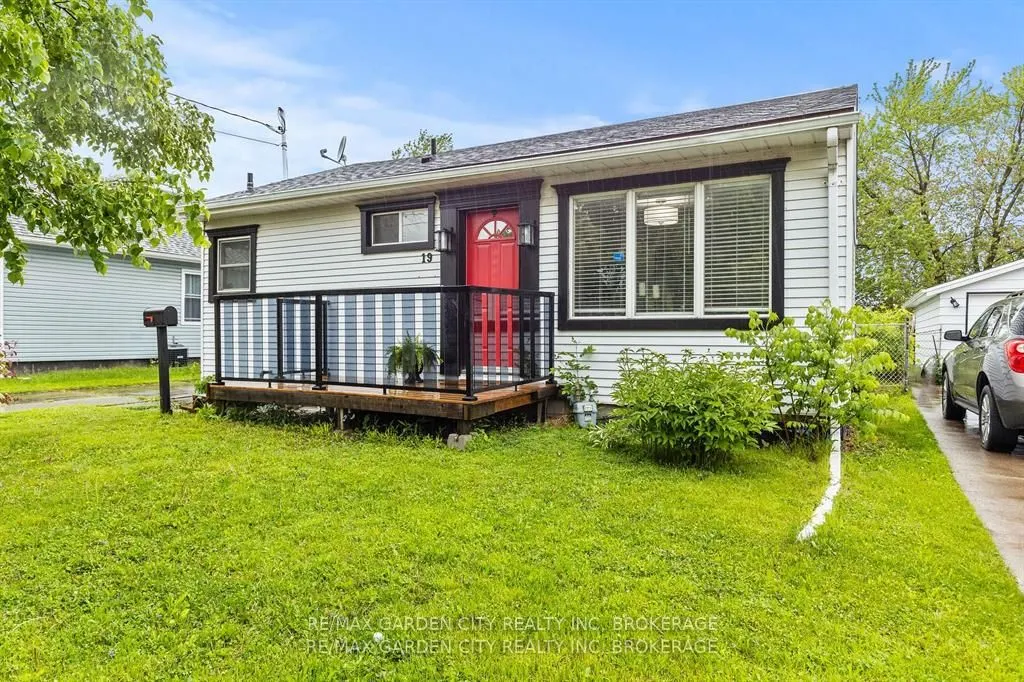 19 Oakwood Avenue