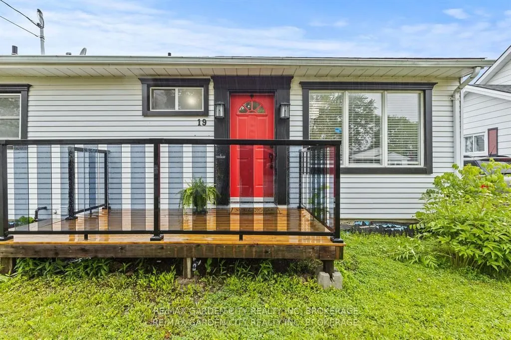 19 Oakwood Avenue