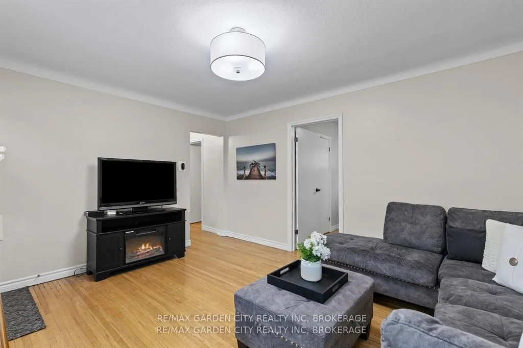 19 Oakwood Avenue