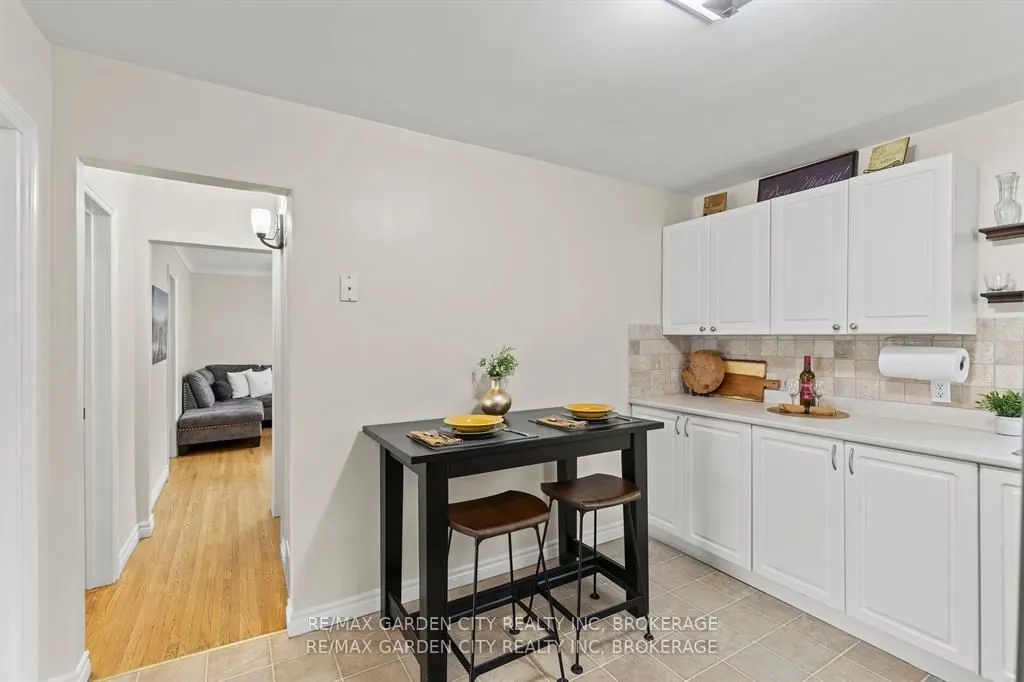 19 Oakwood Avenue