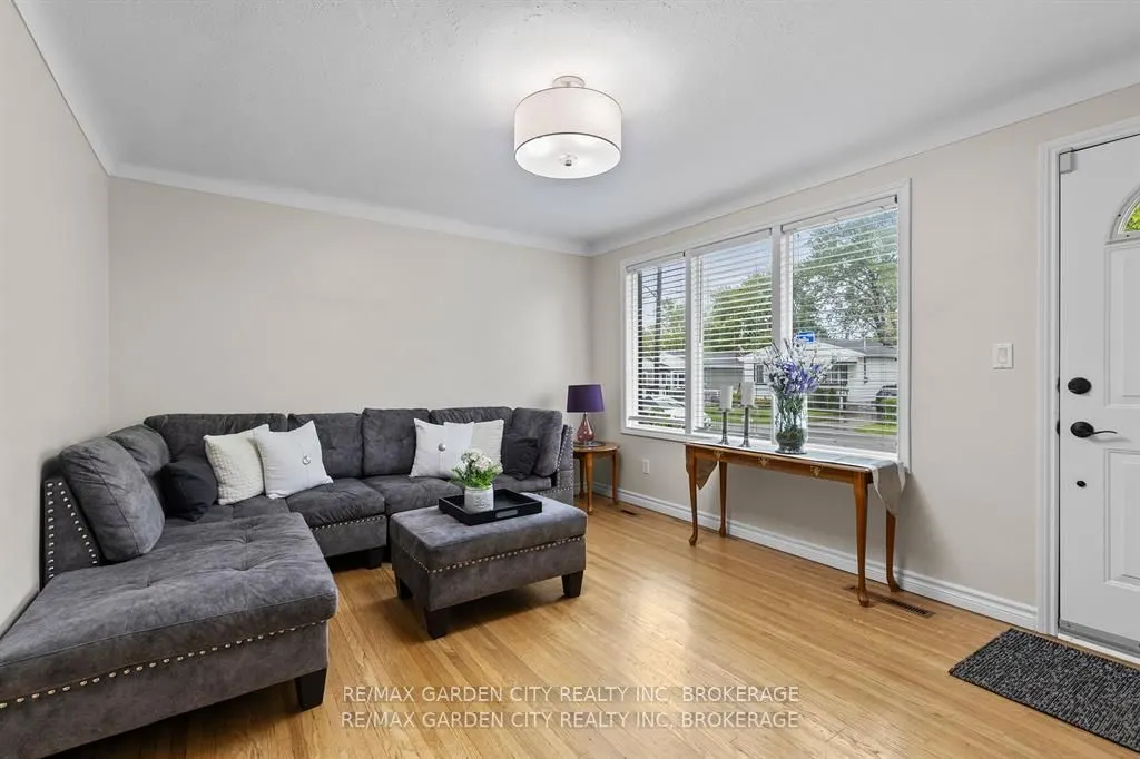 19 Oakwood Avenue