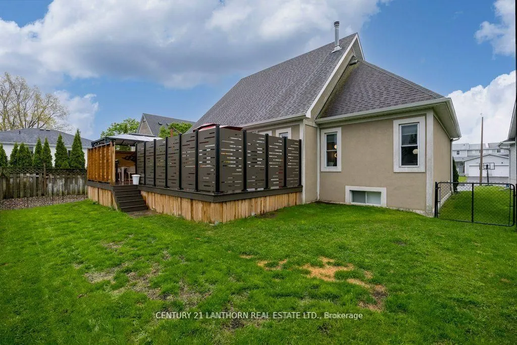 62 Davey Crescent