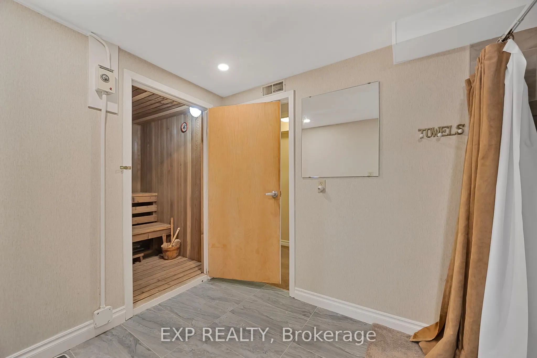 15 Hawthorne Road