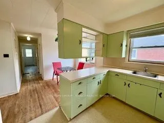11 Margaret Street N