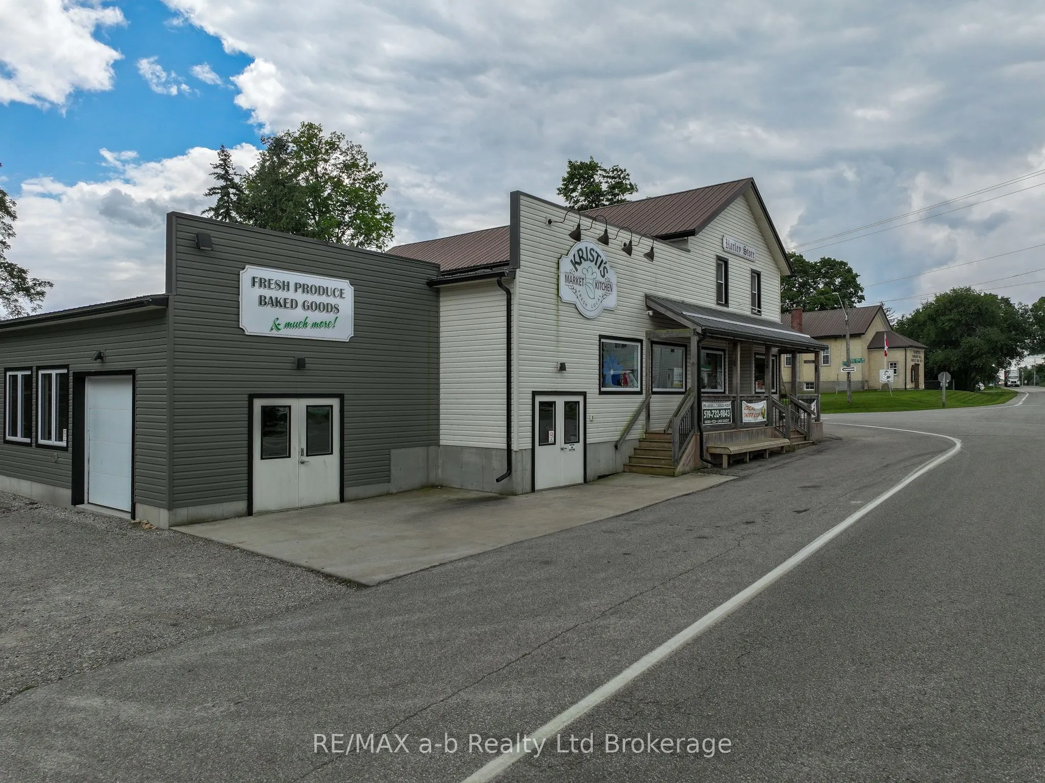 226 MIDDLE TOWNLINE Road