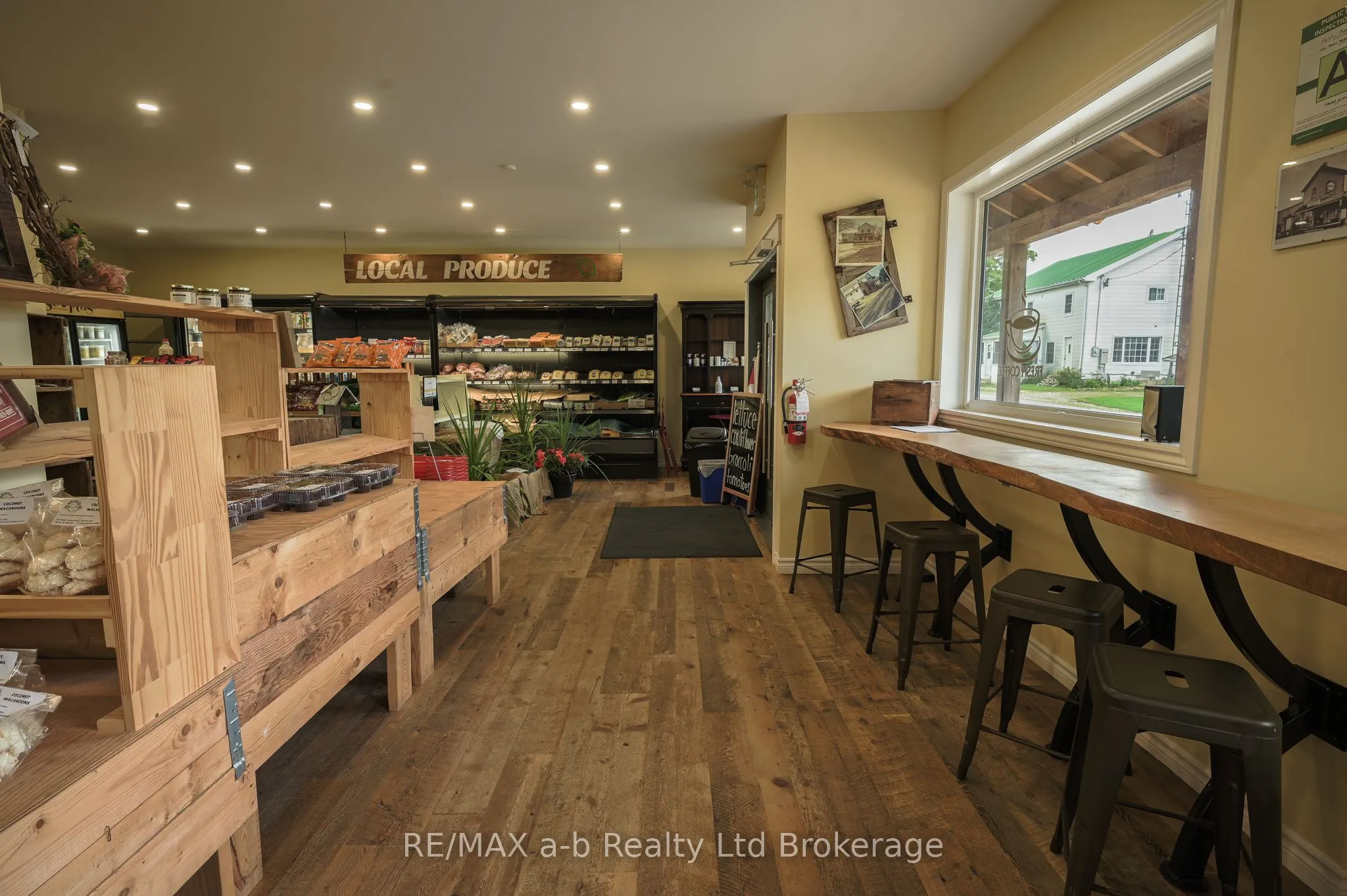 226 MIDDLE TOWNLINE Road