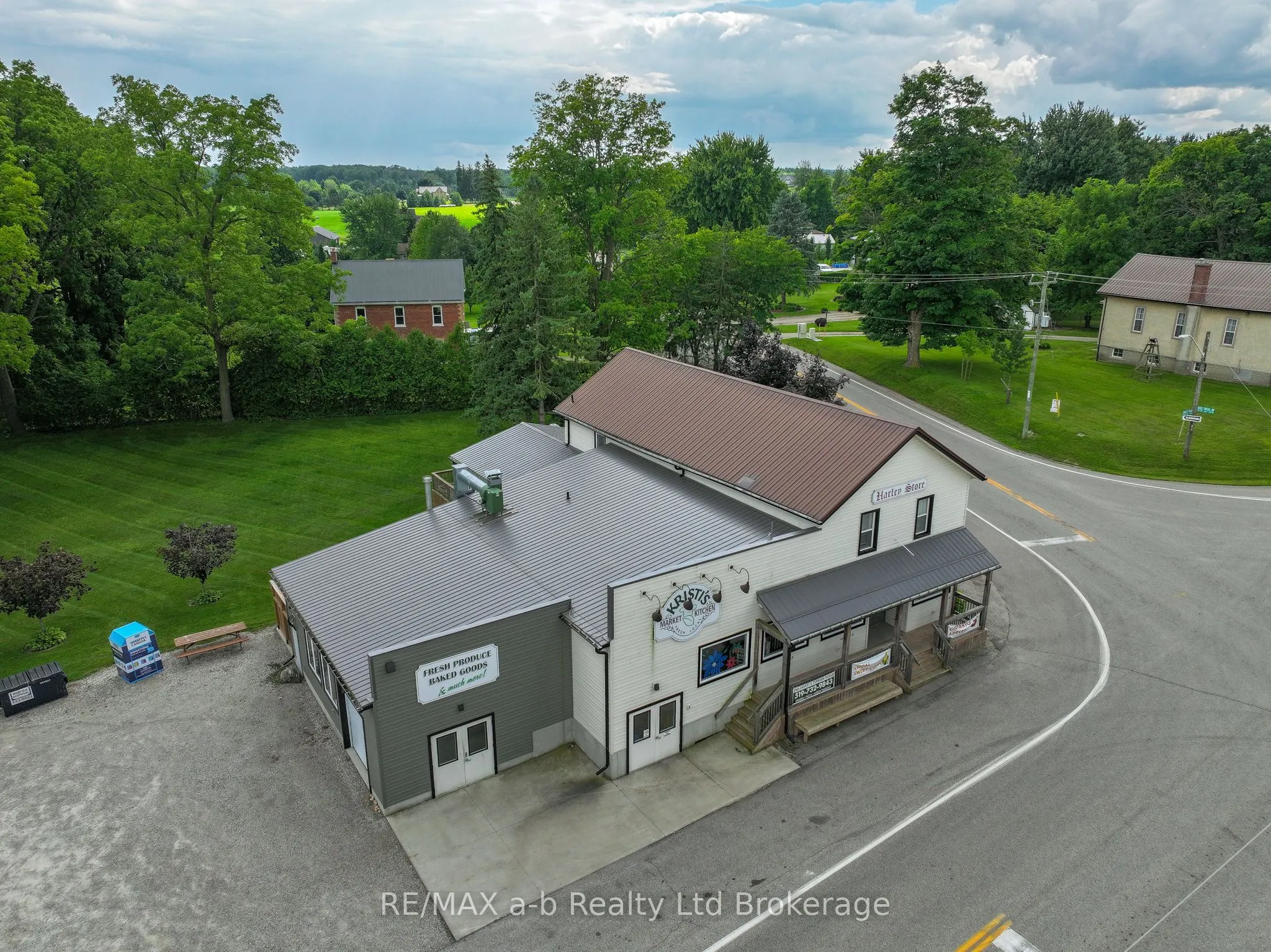 226 MIDDLE TOWNLINE Road