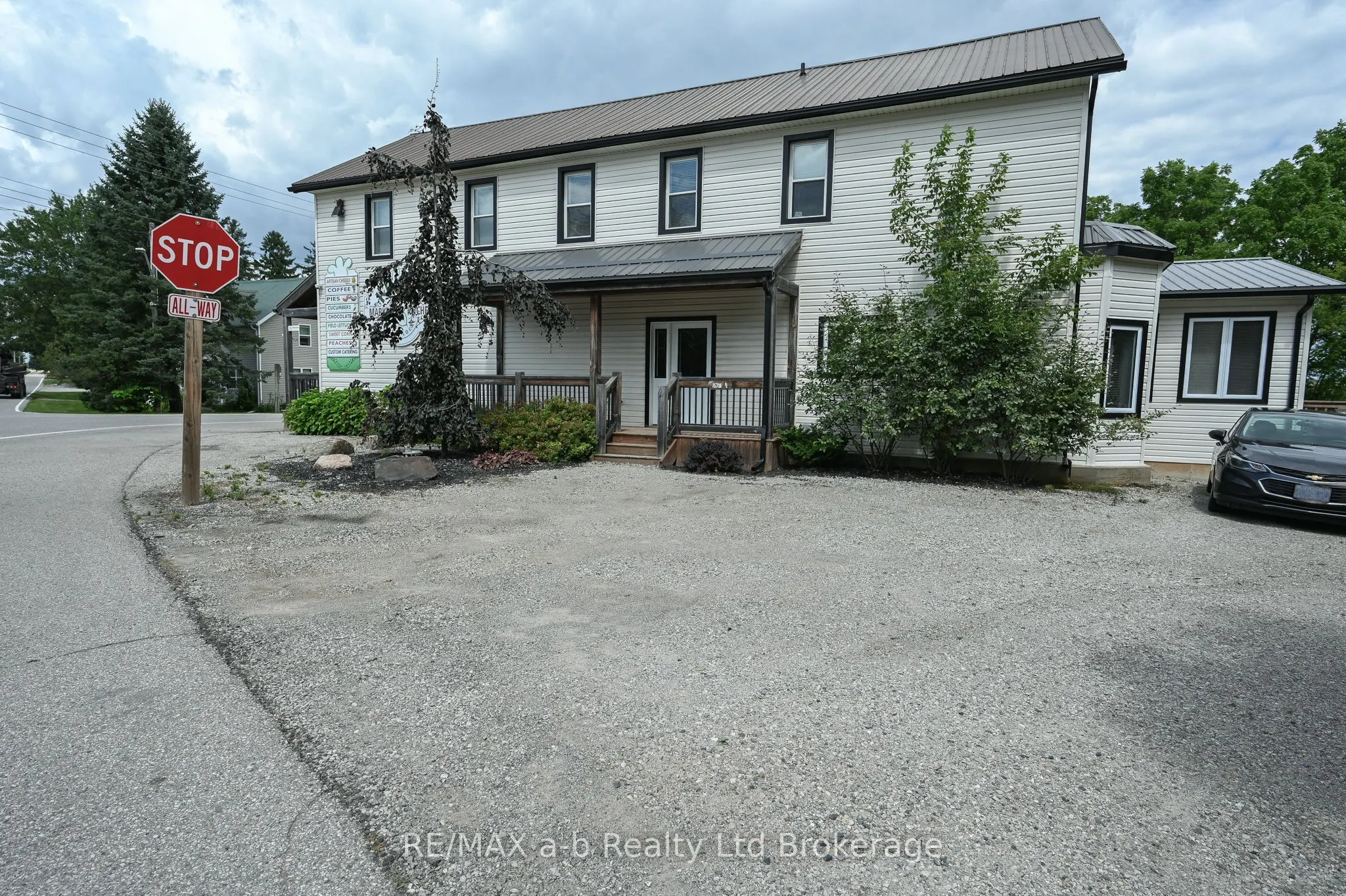 226 MIDDLE TOWNLINE Road