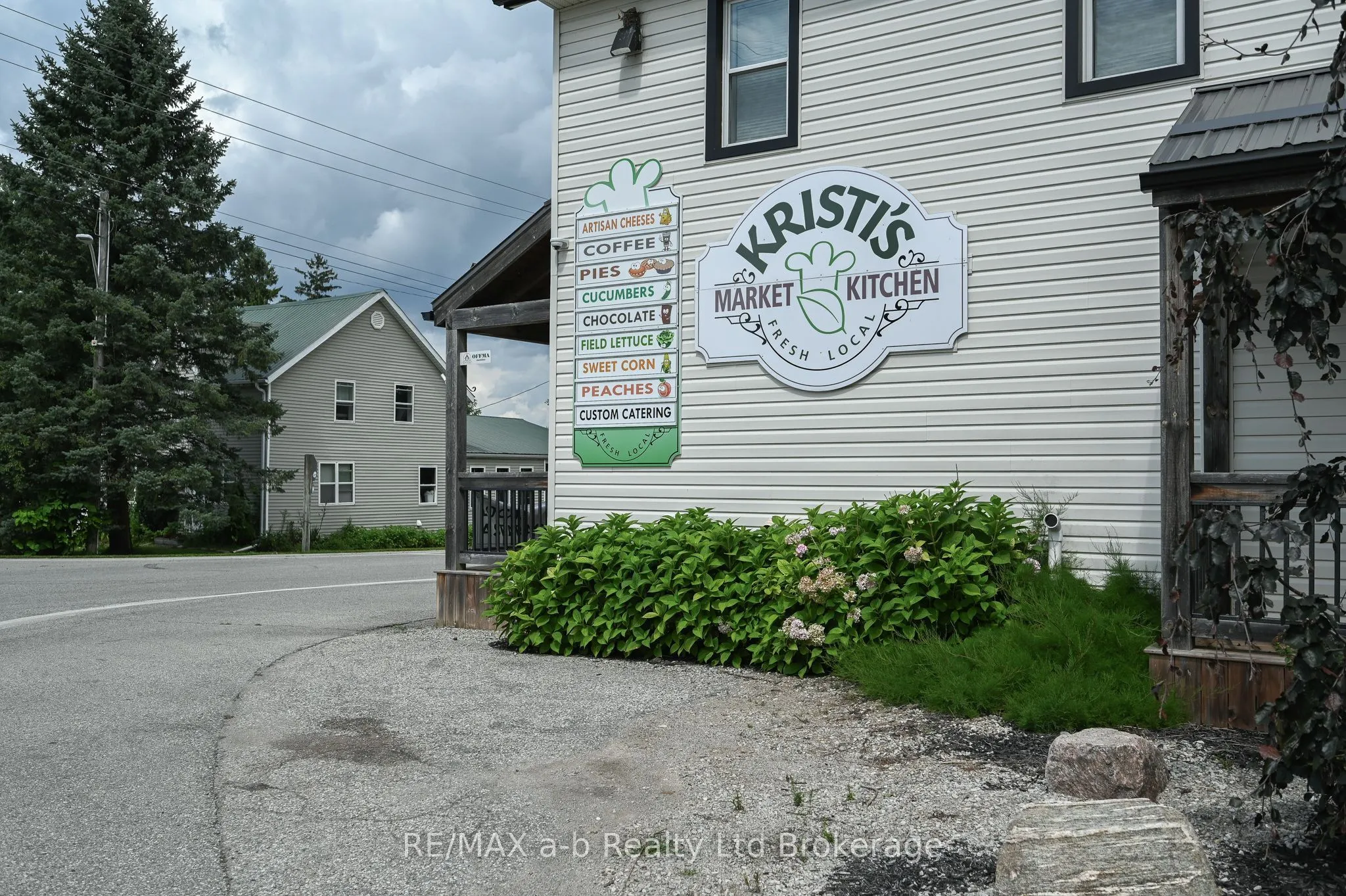 226 MIDDLE TOWNLINE Road