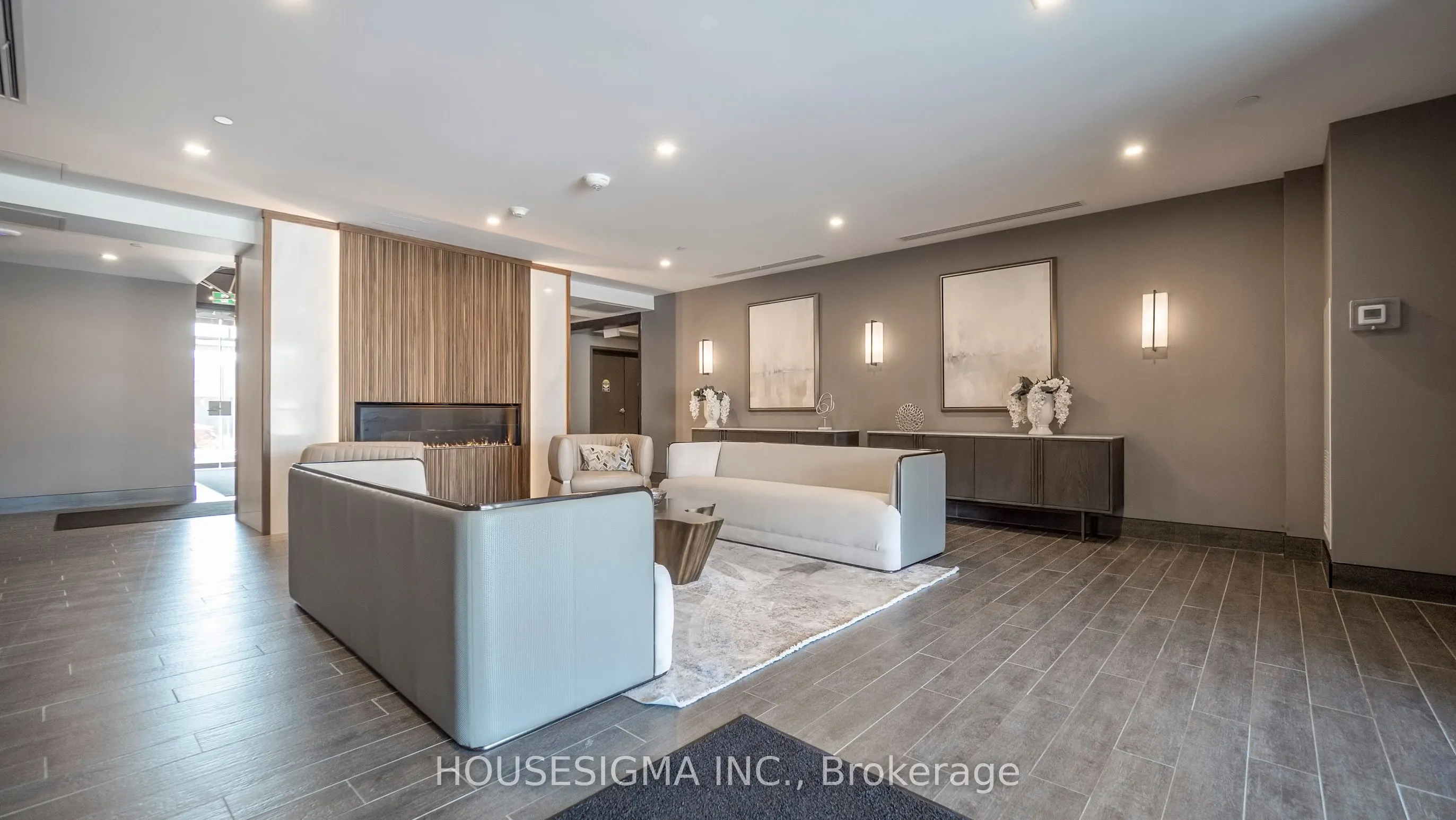 470 Dundas Street E, #606