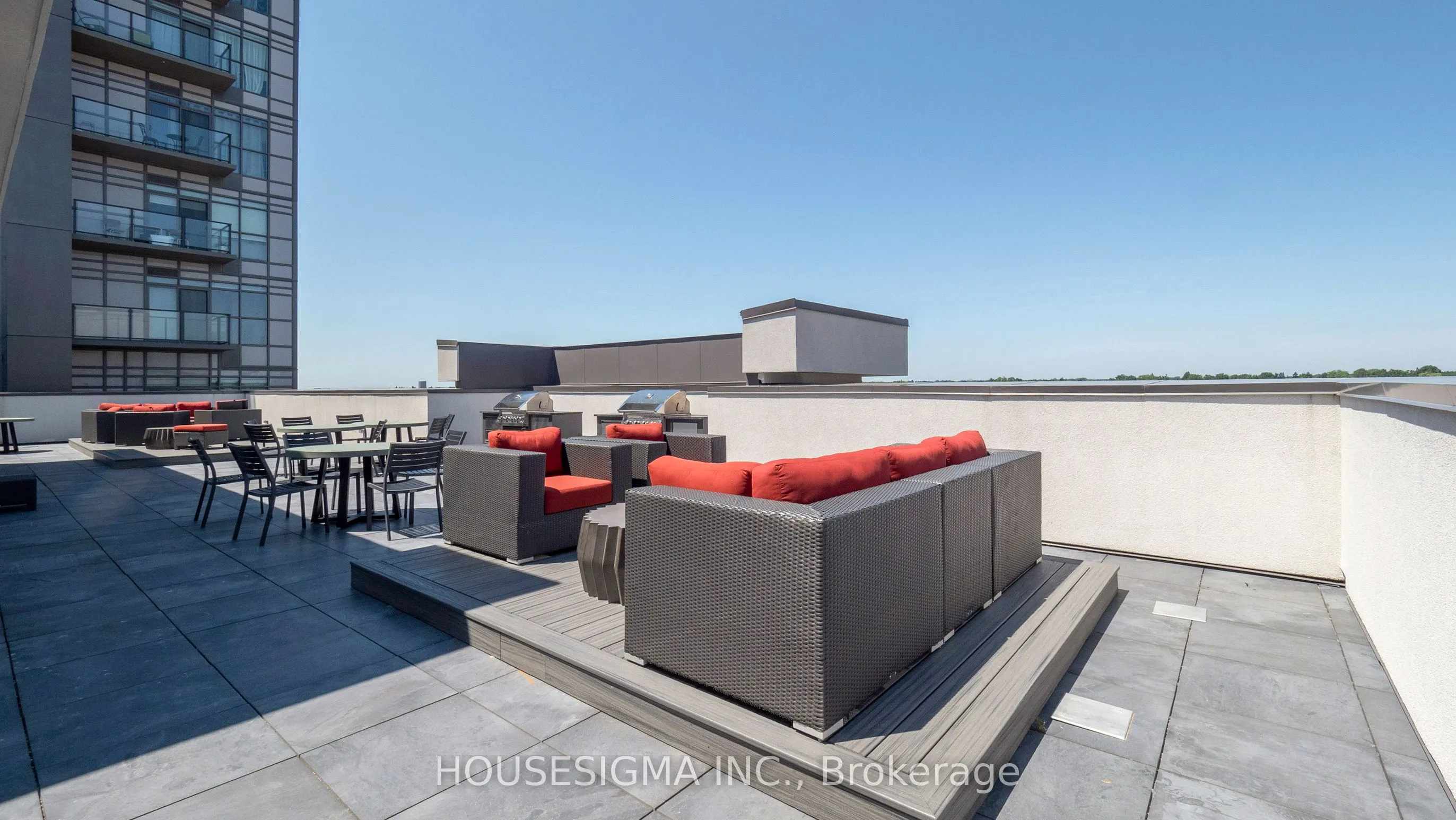 470 Dundas Street E, #606