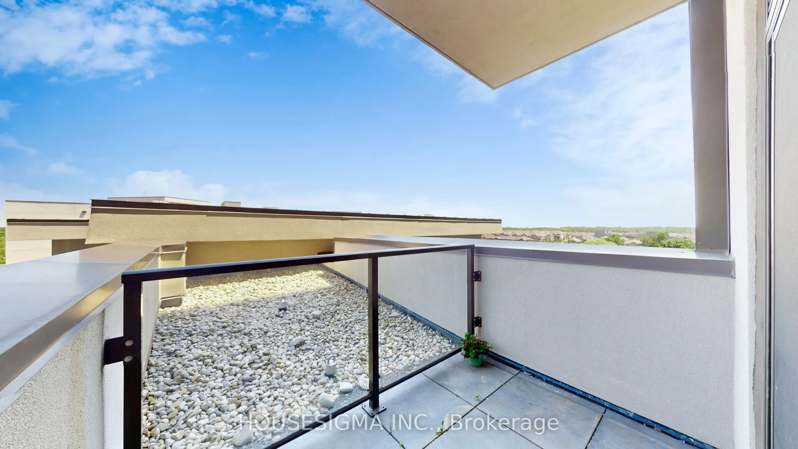 470 Dundas Street E, #606