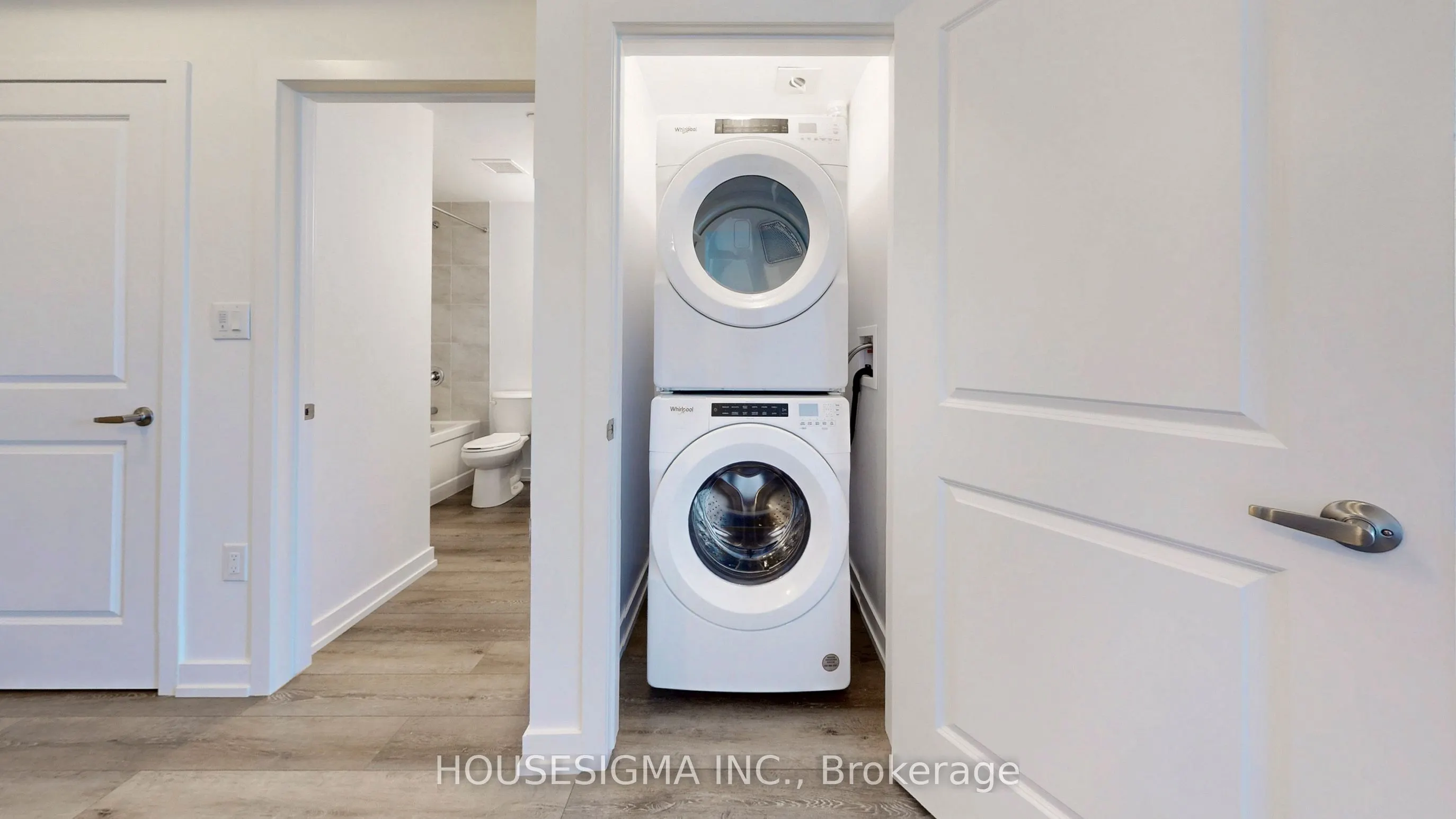 470 Dundas Street E, #606