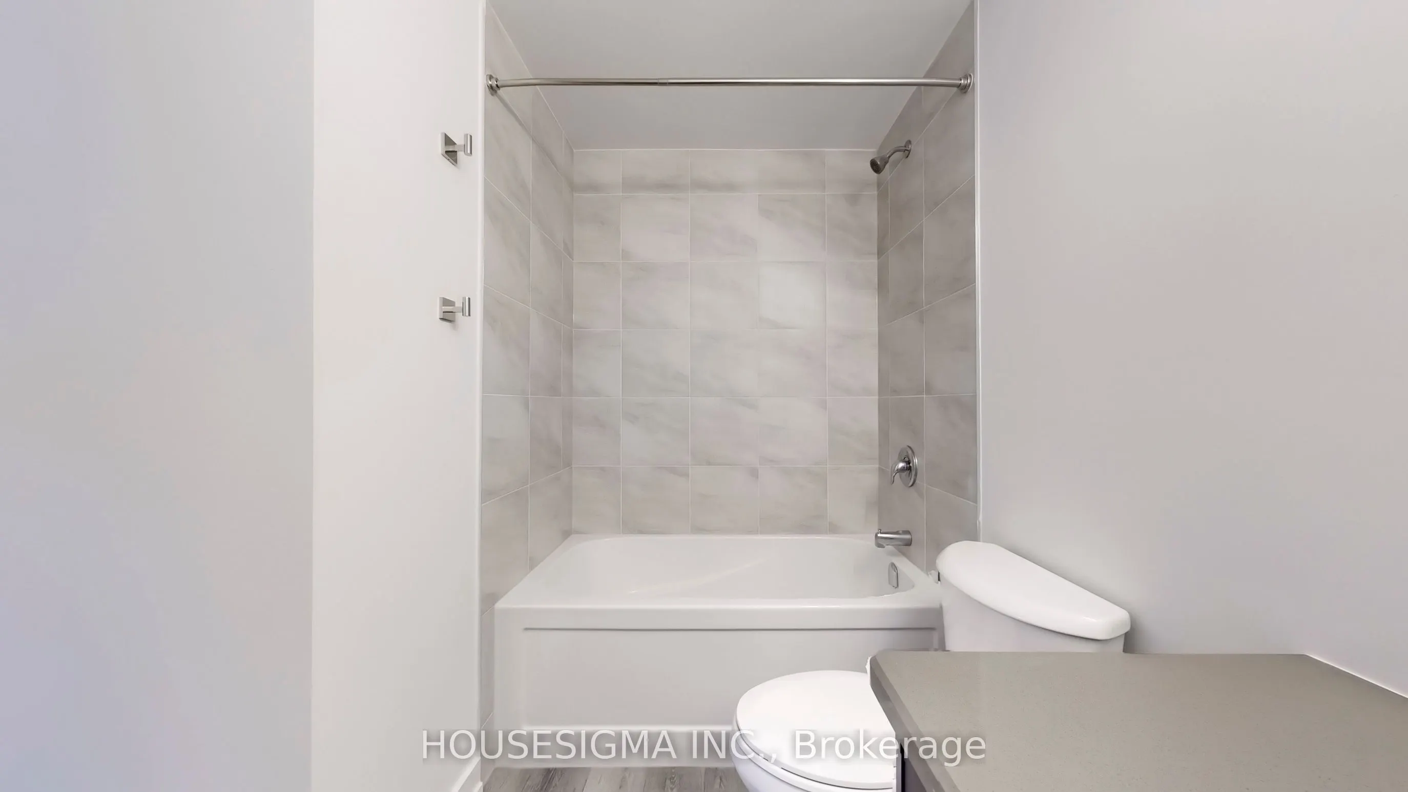 470 Dundas Street E, #606