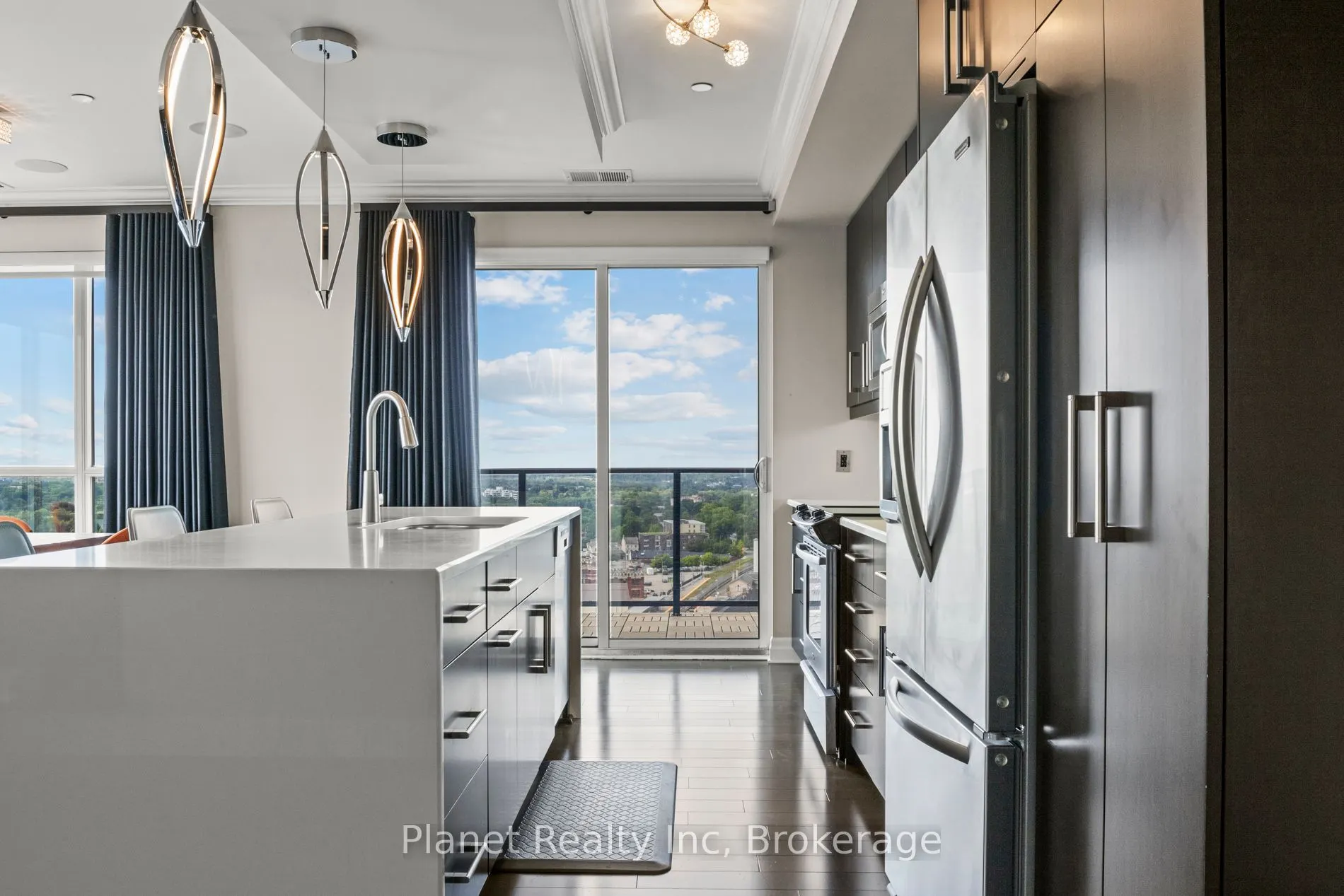 160 Macdonell Street, #1607
