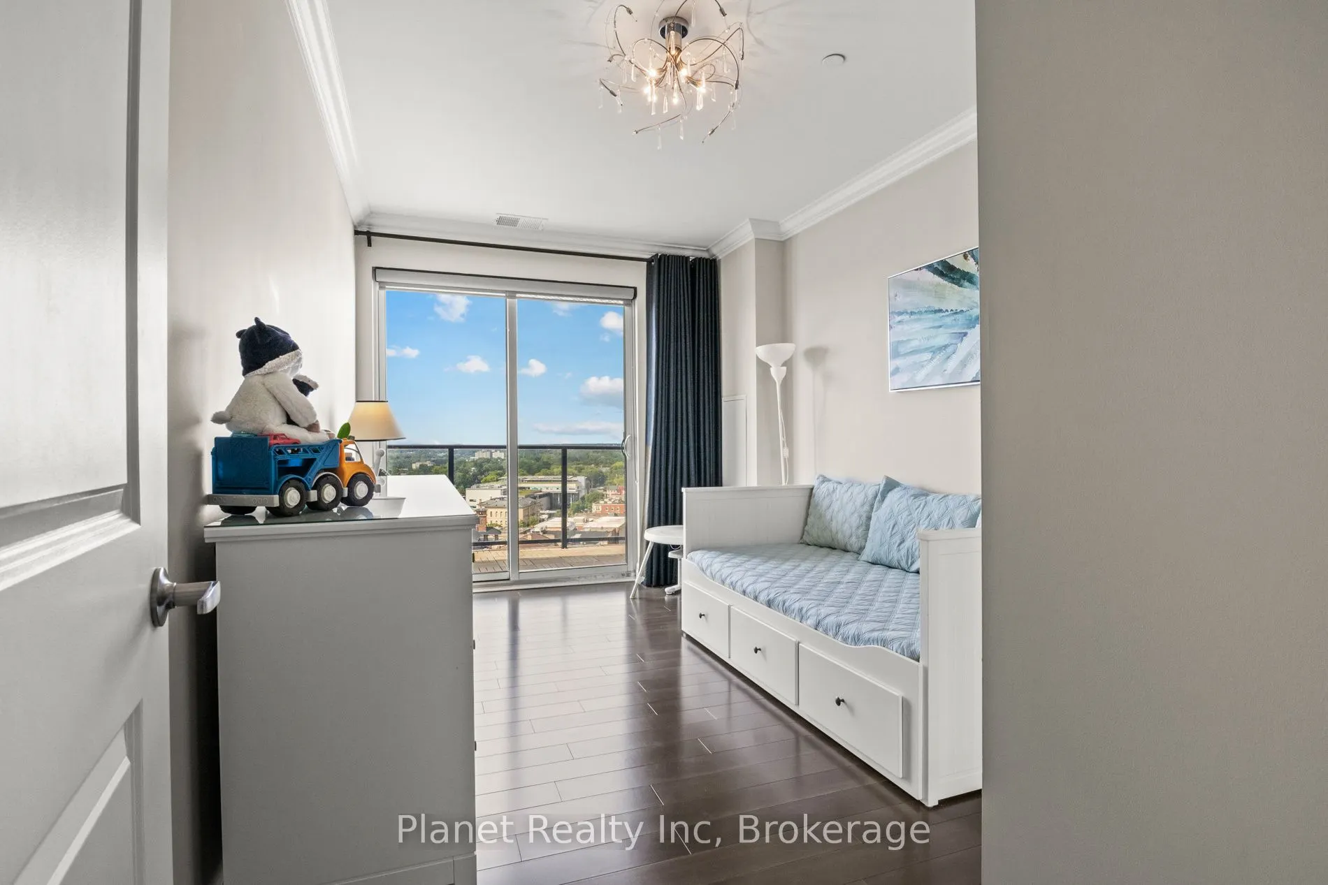 160 Macdonell Street, #1607