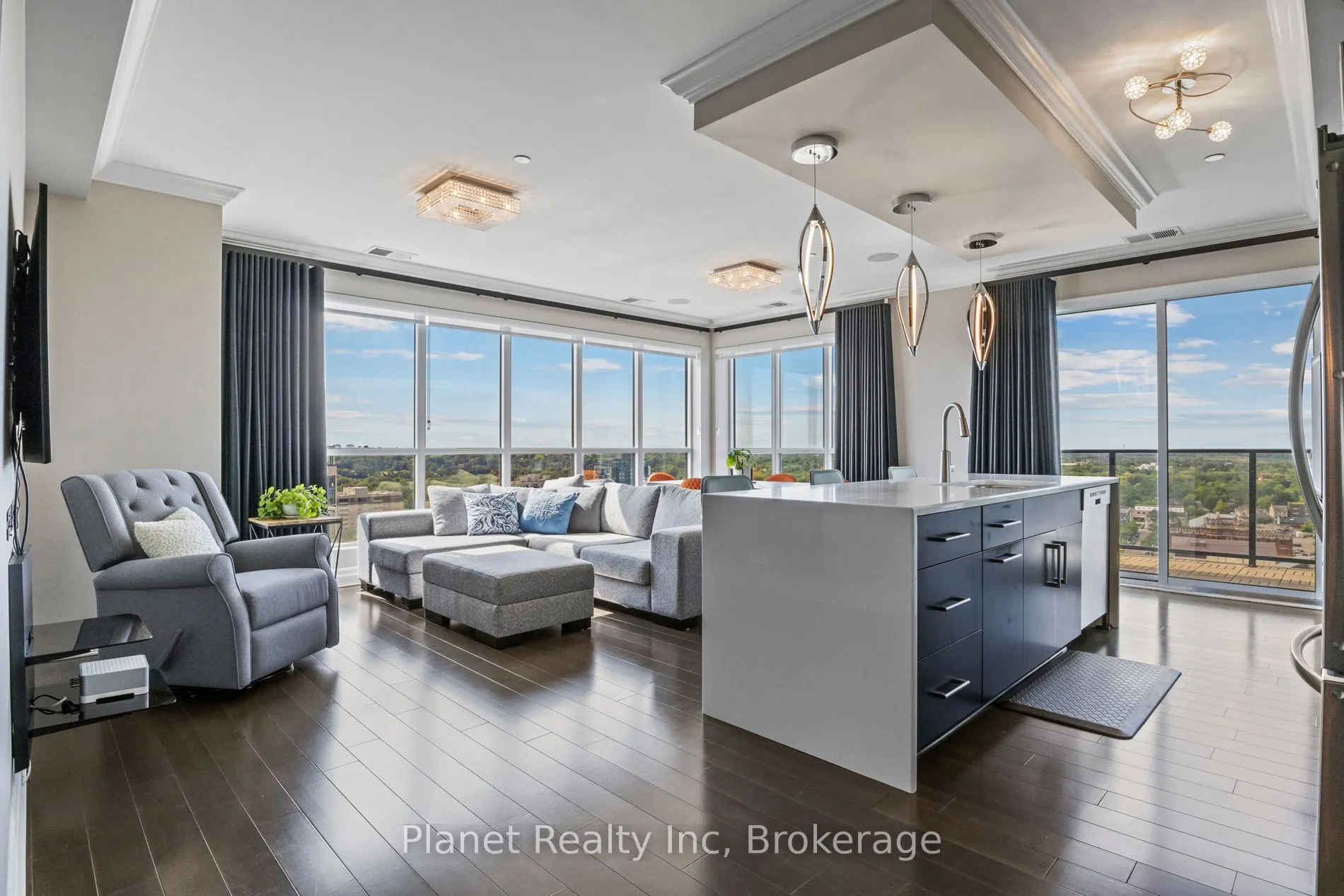 160 Macdonell Street, #1607
