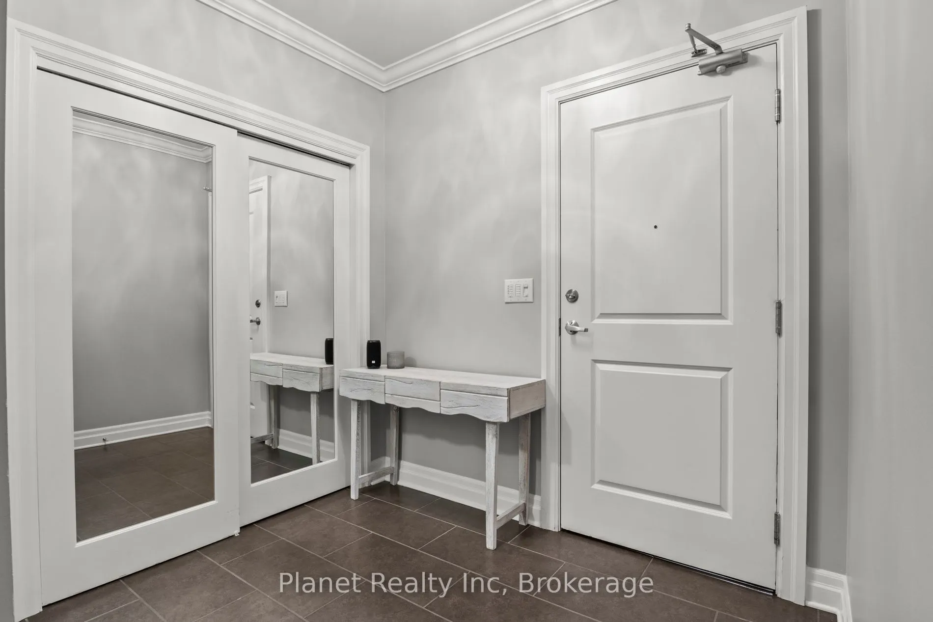 160 Macdonell Street, #1607