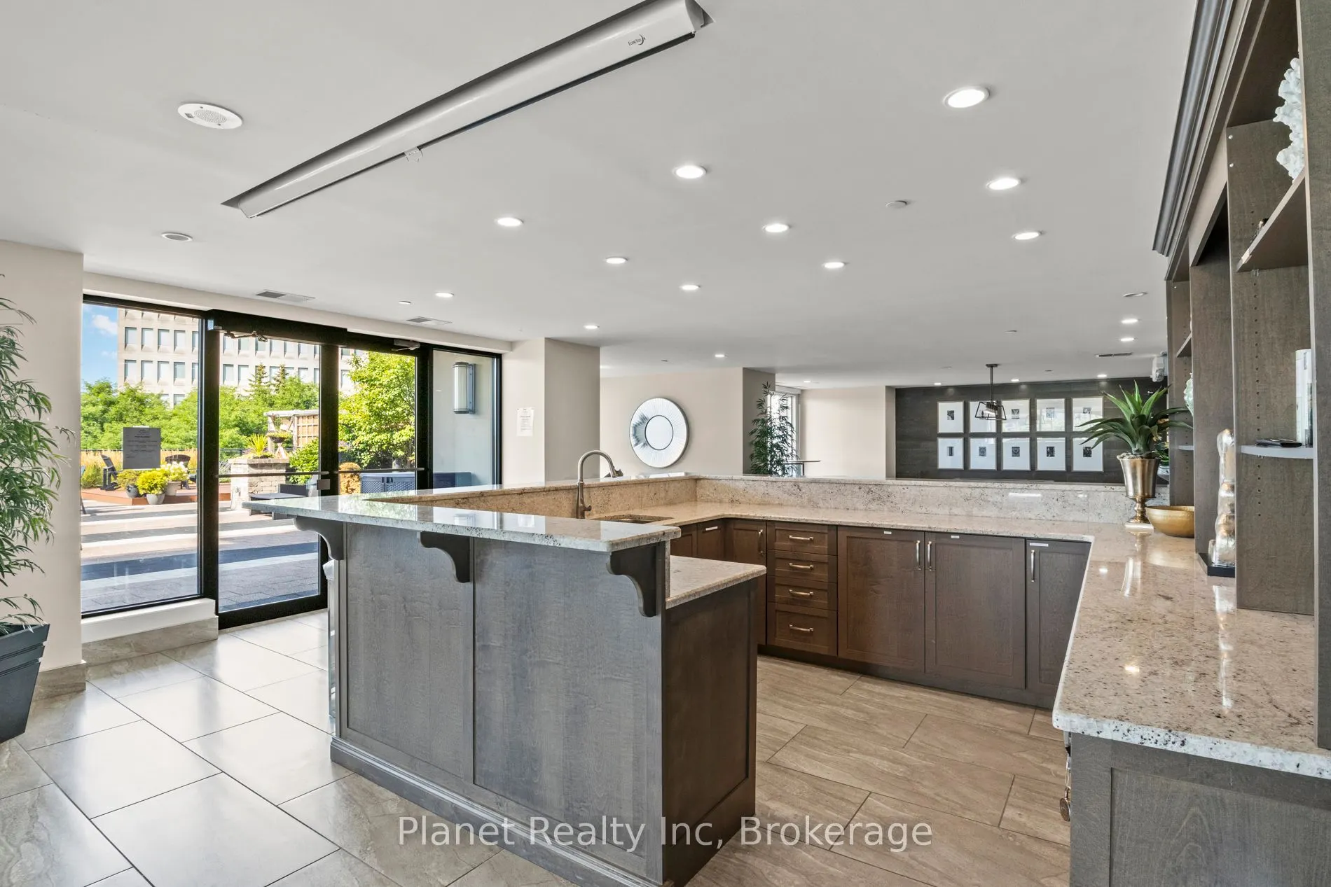 160 Macdonell Street, #1607