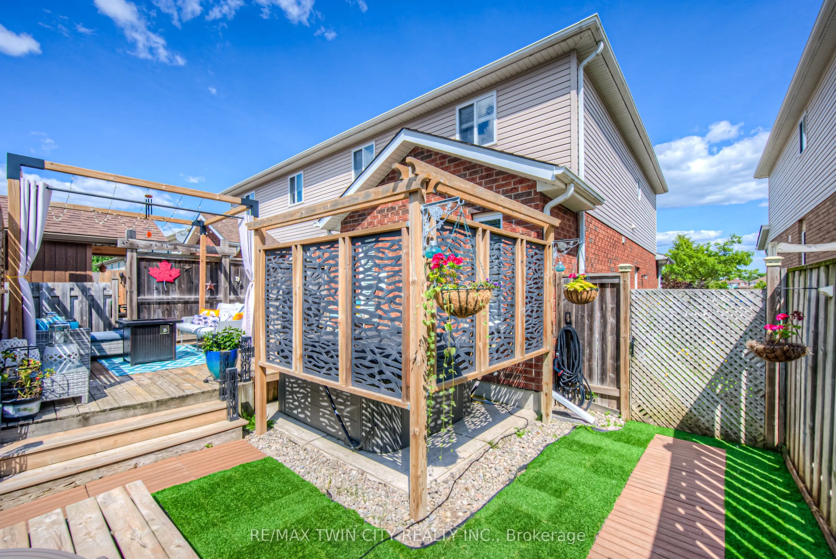 80 Raising Mill Gate