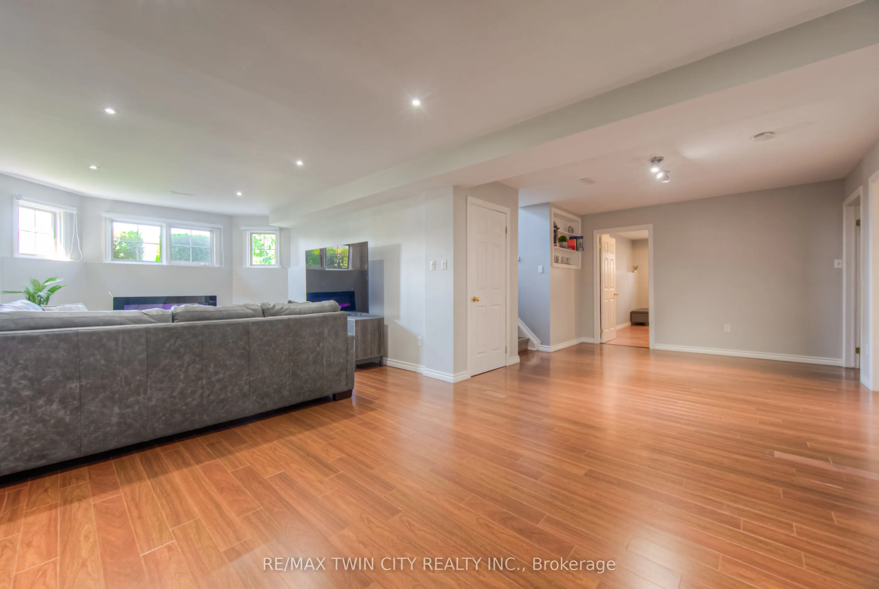 9 Dunton Lane