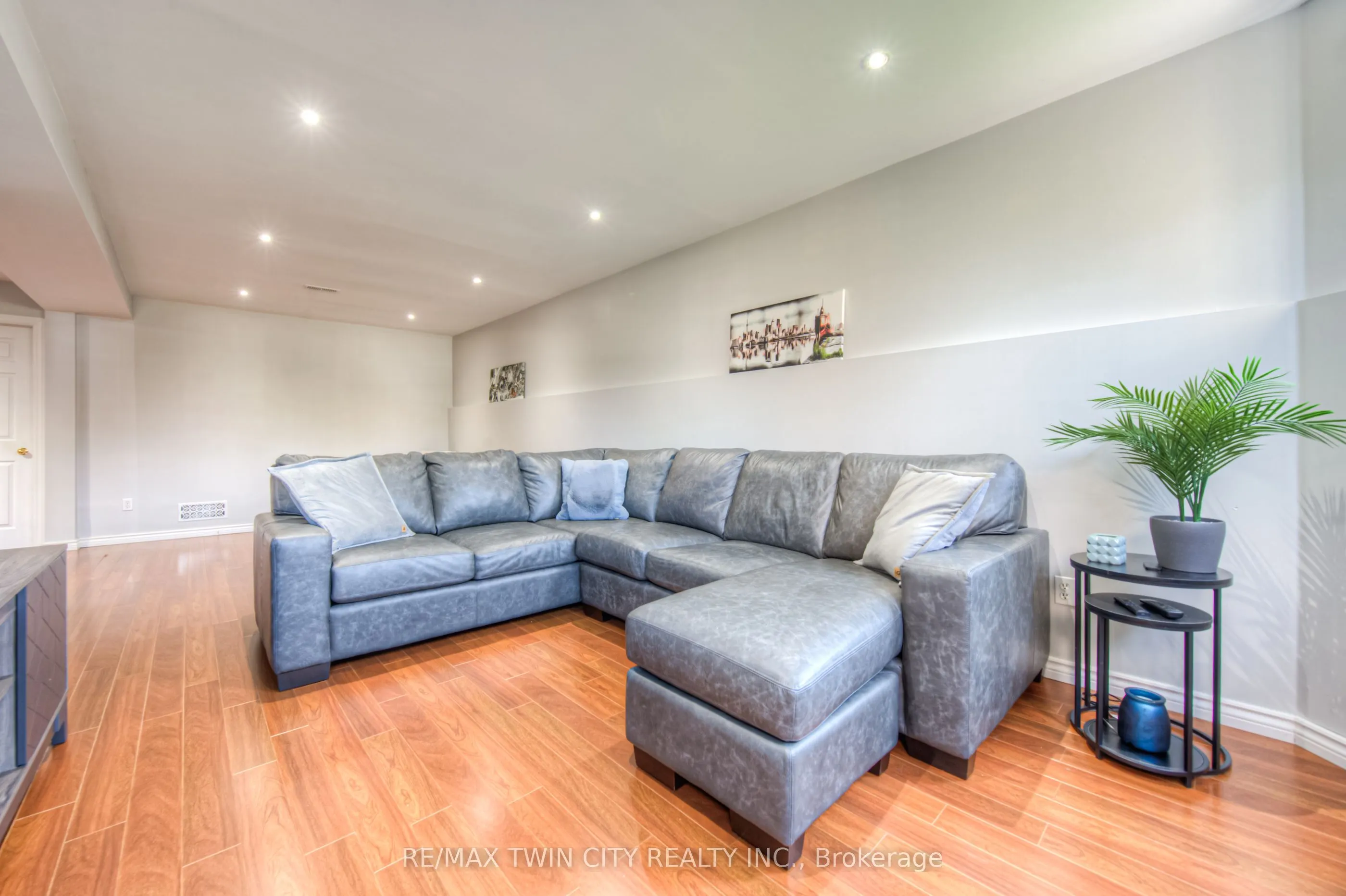 9 Dunton Lane