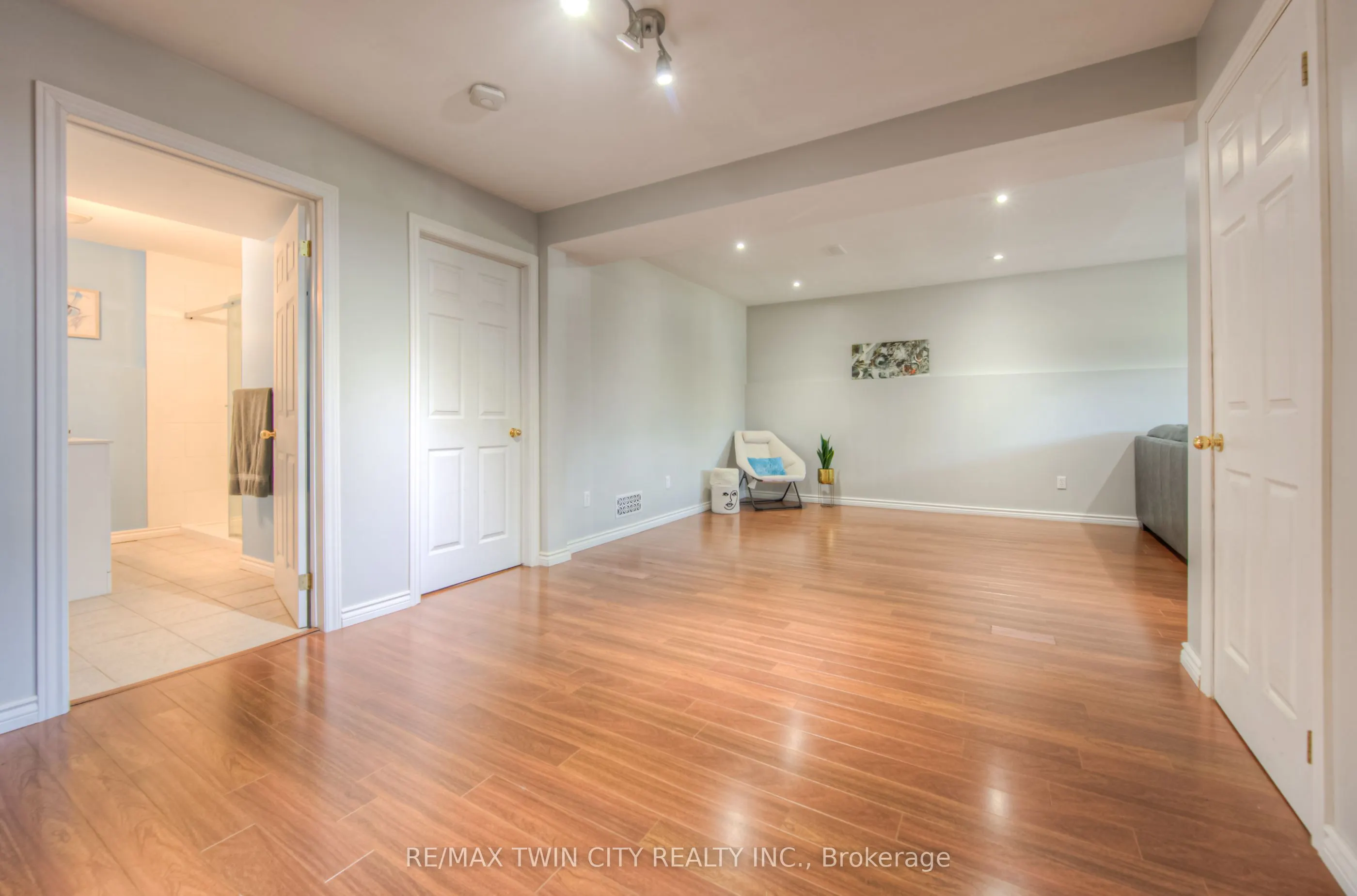 9 Dunton Lane