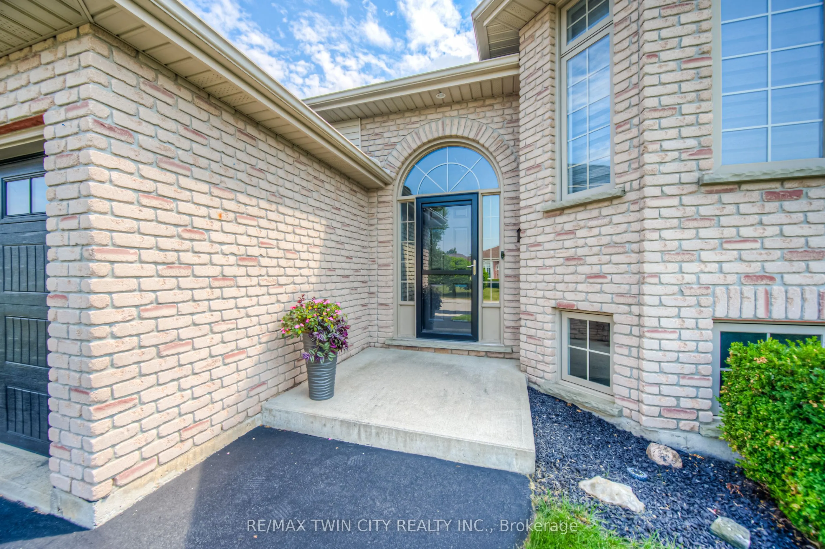 9 Dunton Lane