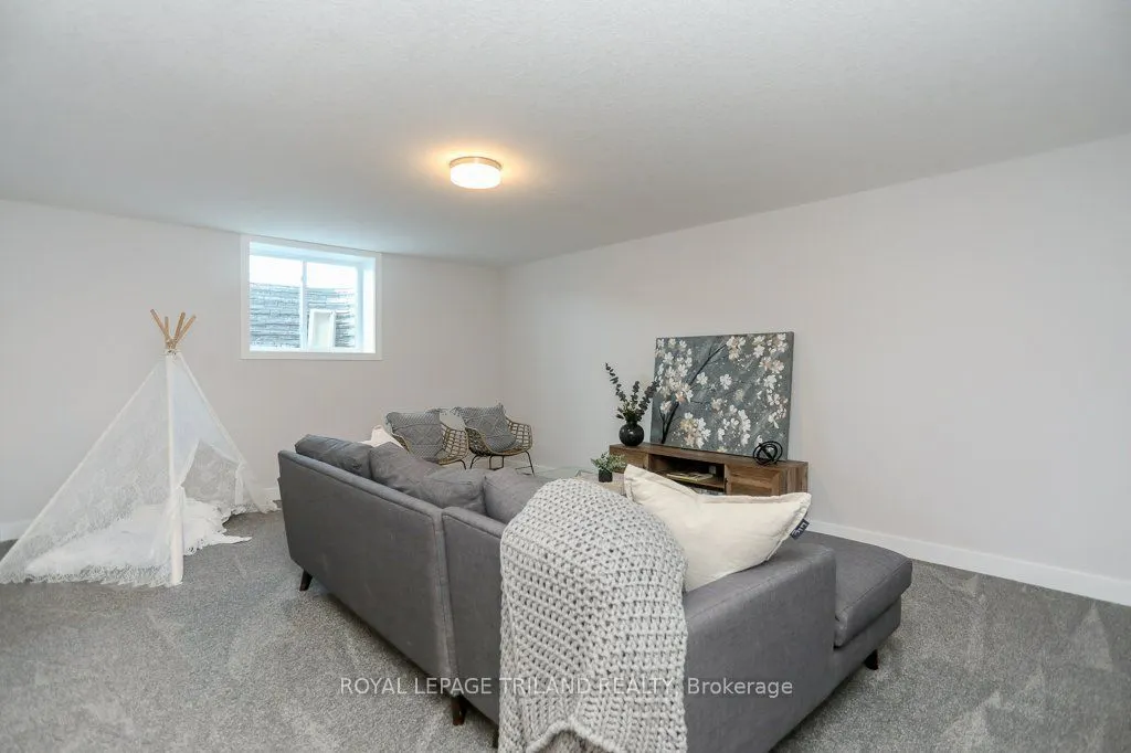 1 Harrow Lane