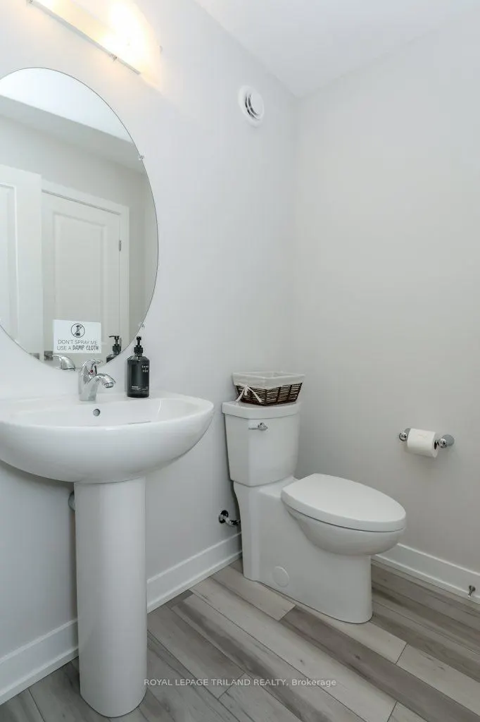 1 Harrow Lane