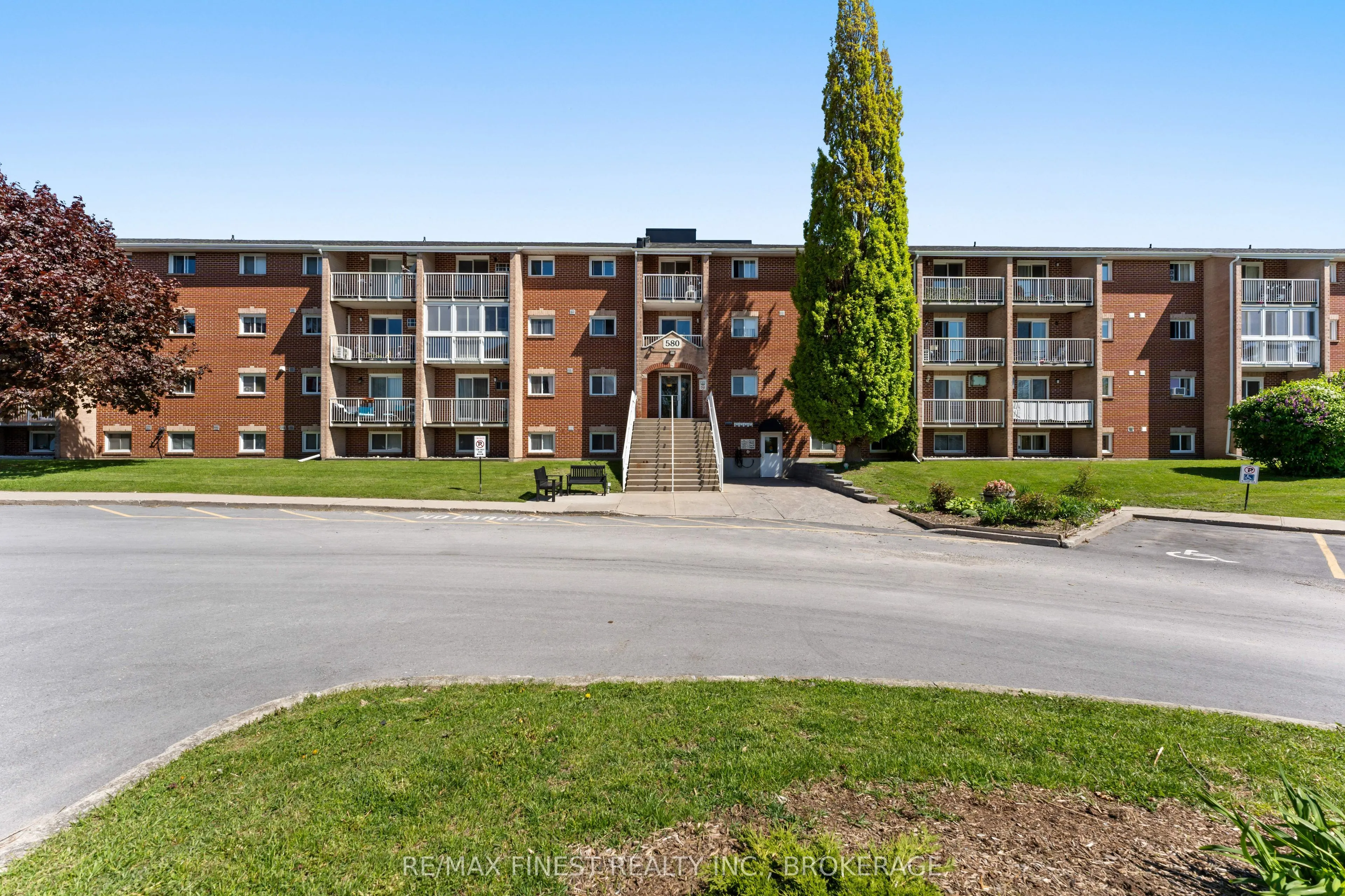 580 Armstrong Road, #102