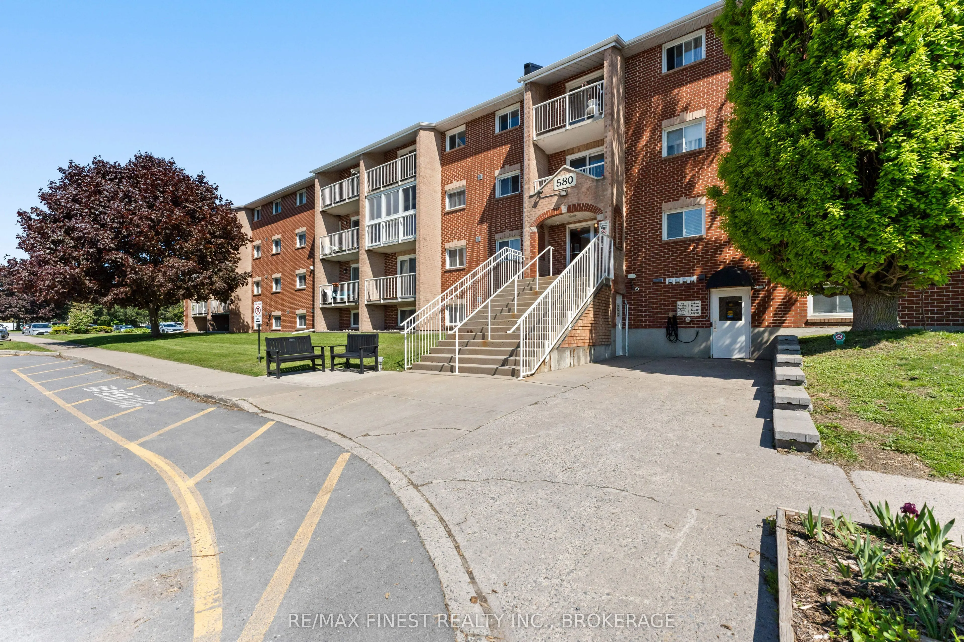 580 Armstrong Road, #102
