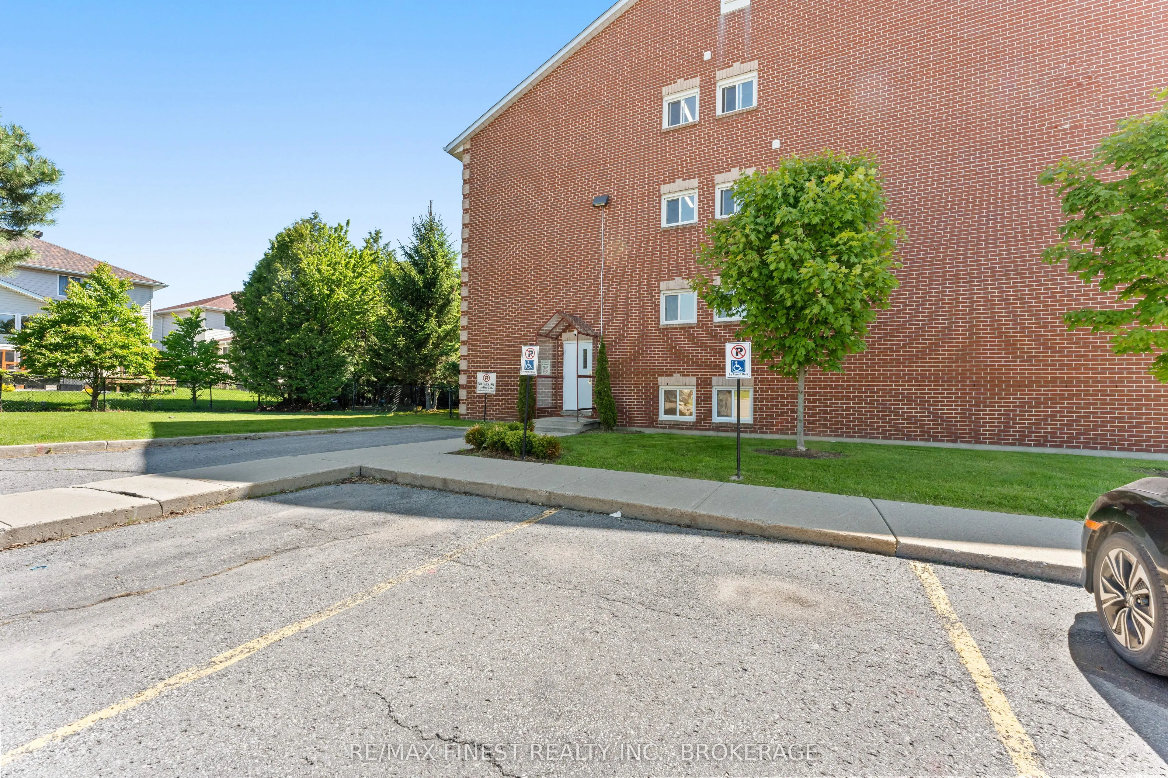 580 Armstrong Road, #102