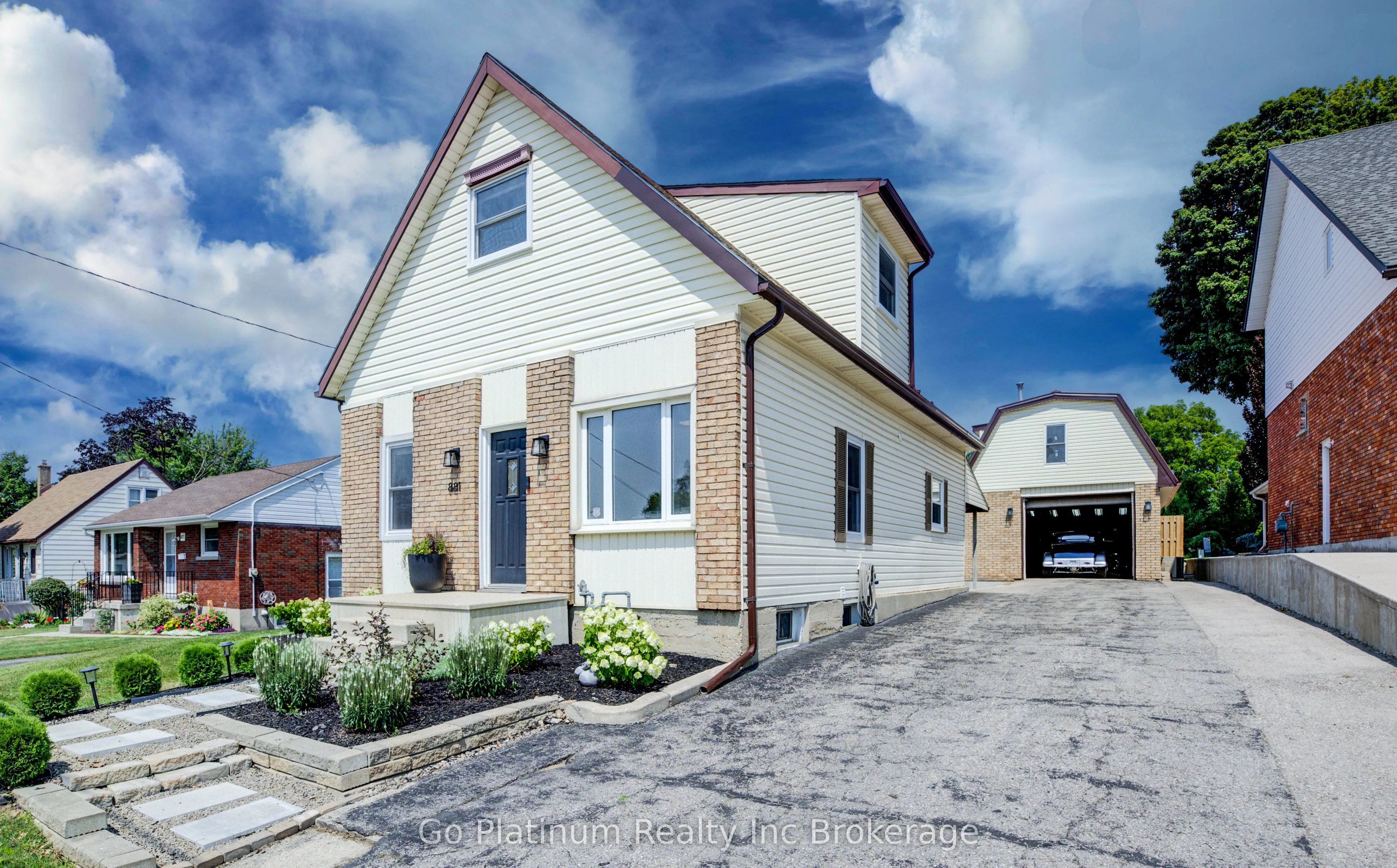 881 Isabel Street