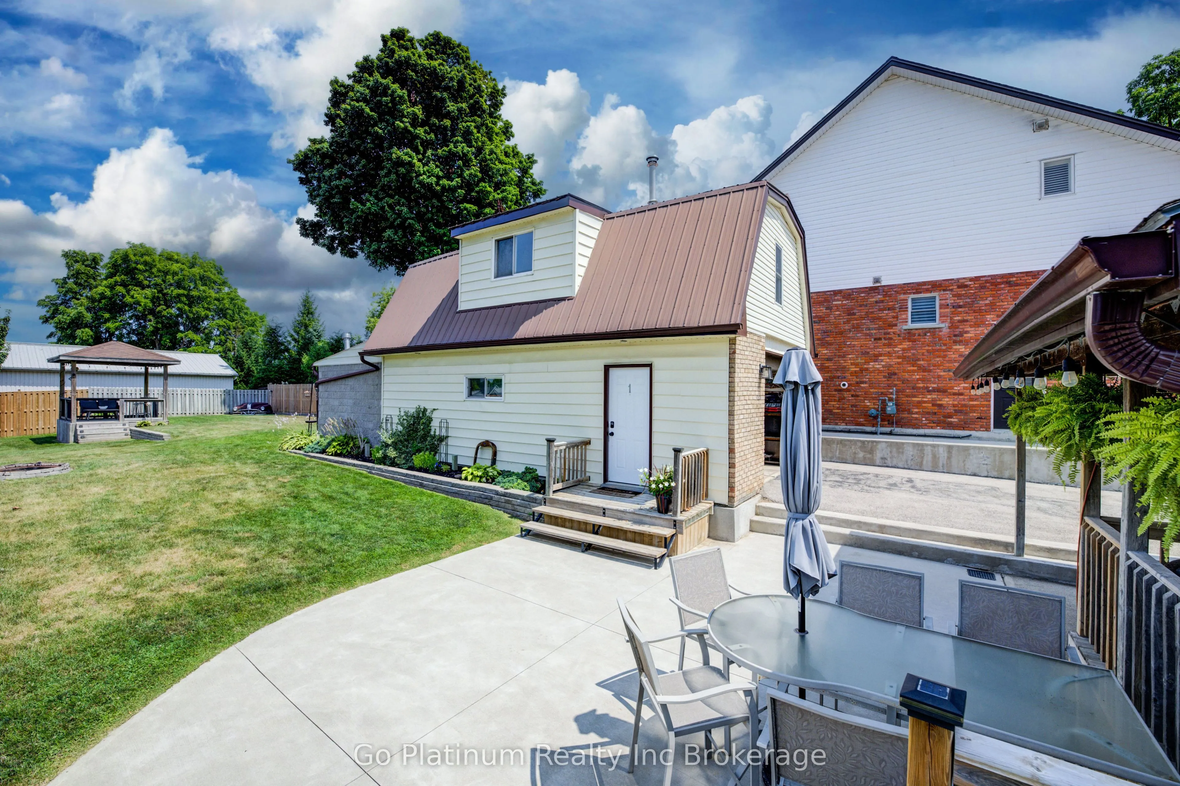 881 Isabel Street