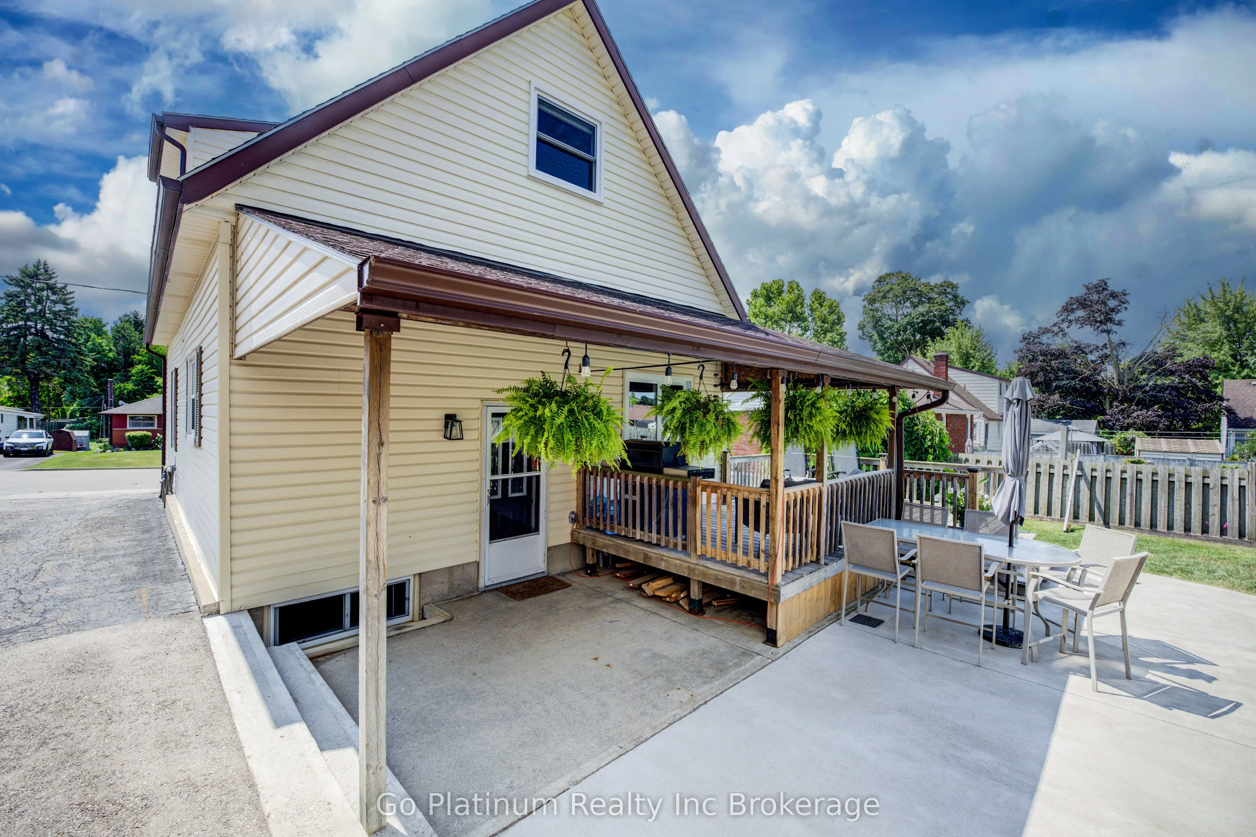 881 Isabel Street