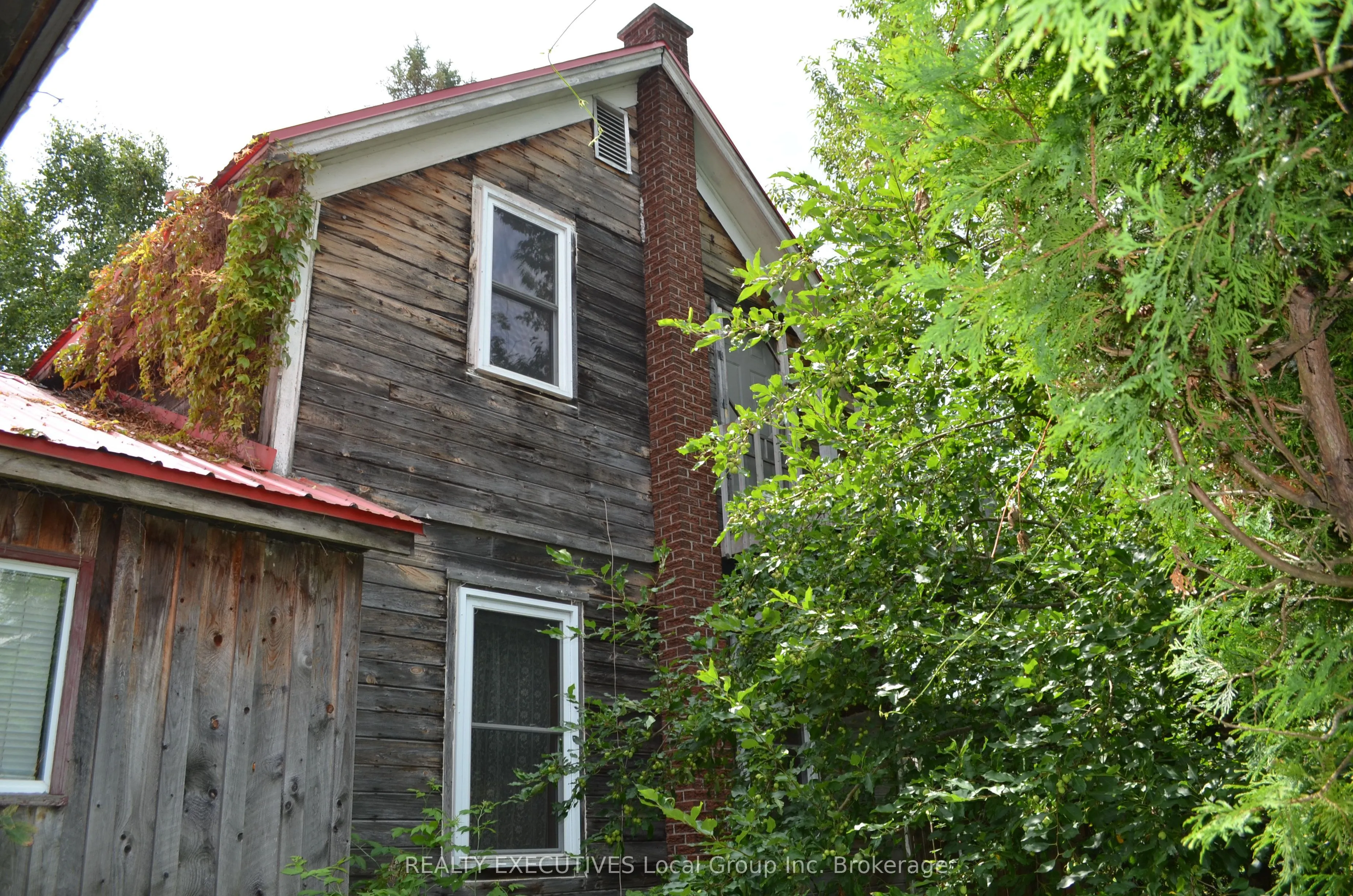54 Riverside Avenue E