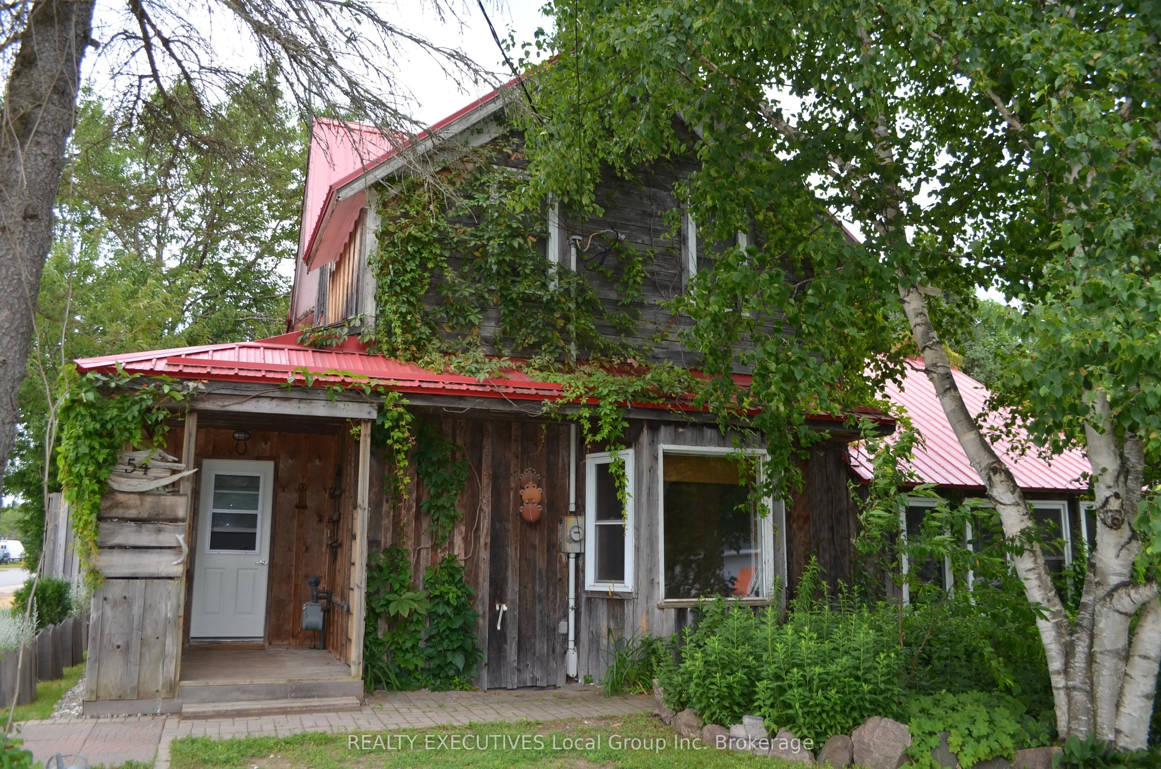 54 Riverside Avenue E