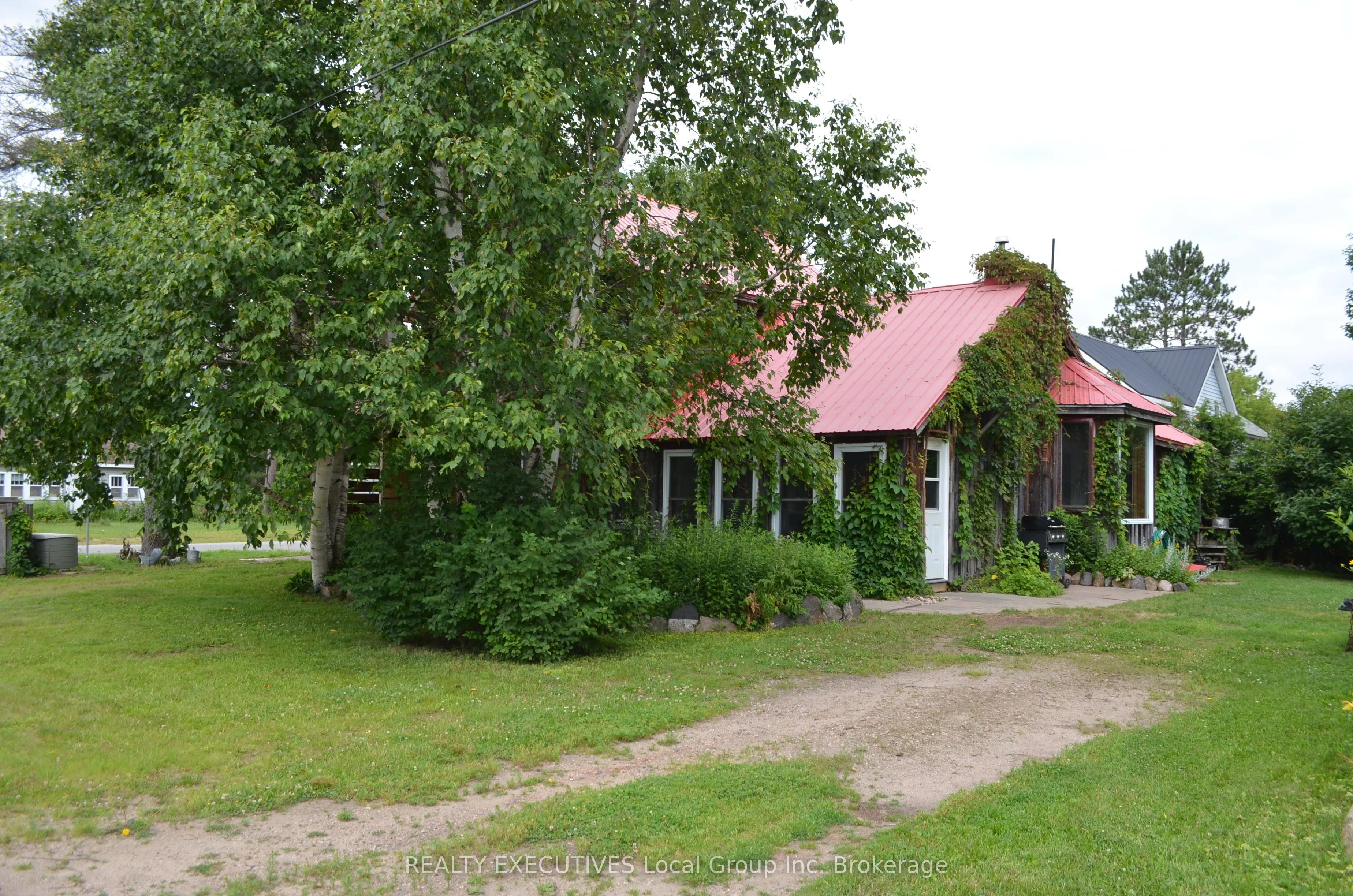 54 Riverside Avenue E