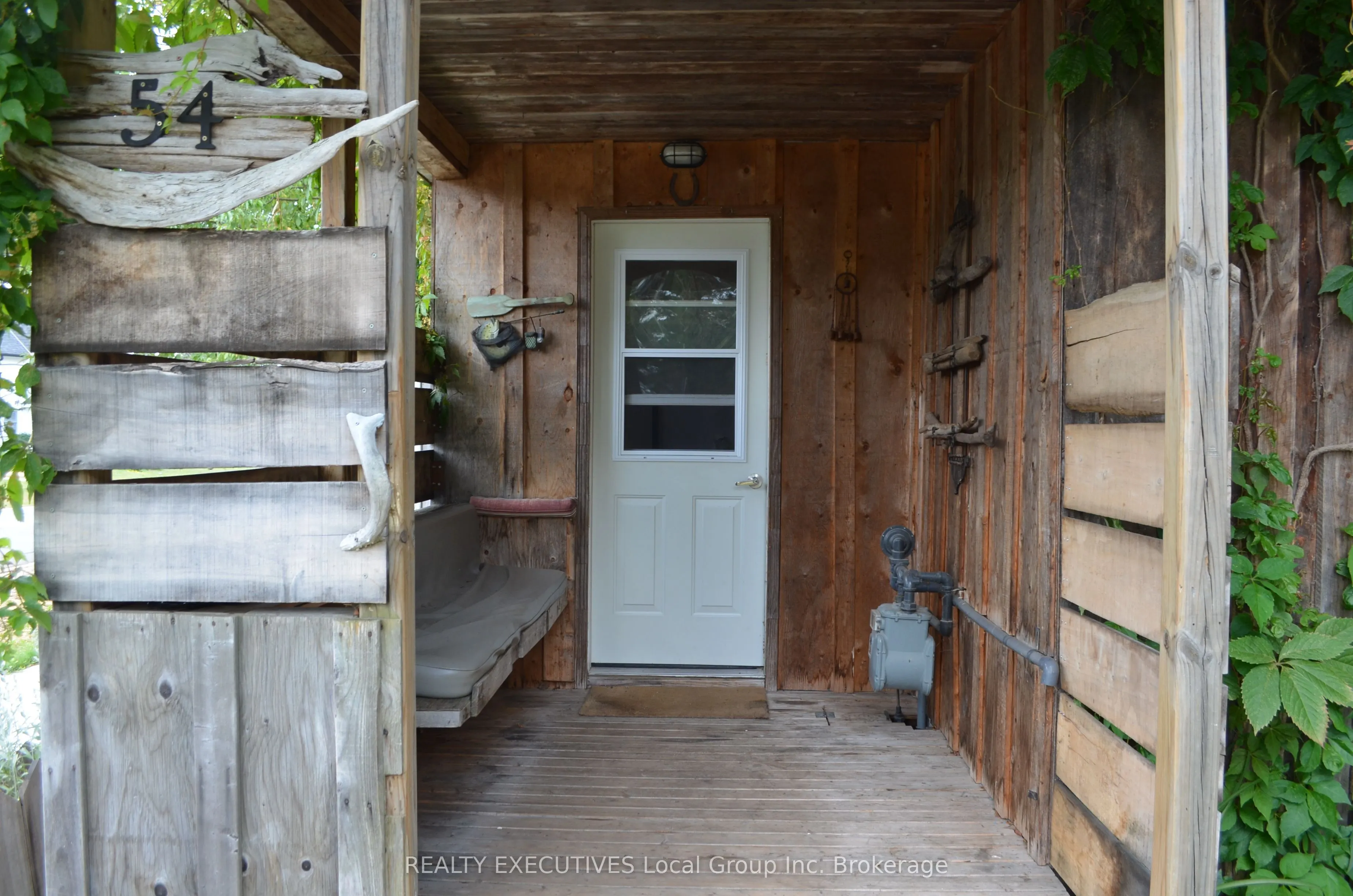 54 Riverside Avenue E