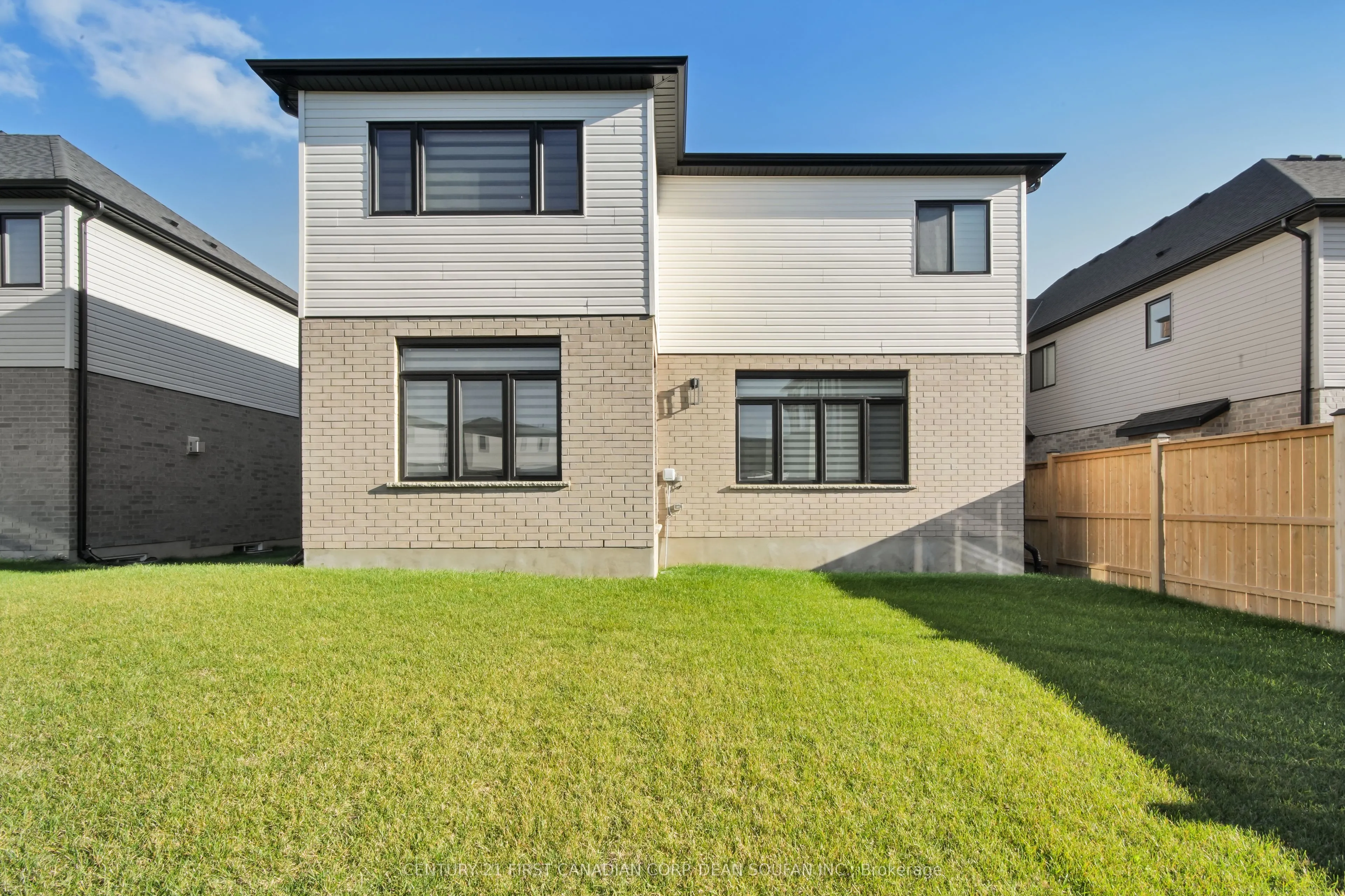 102 Daventry Way