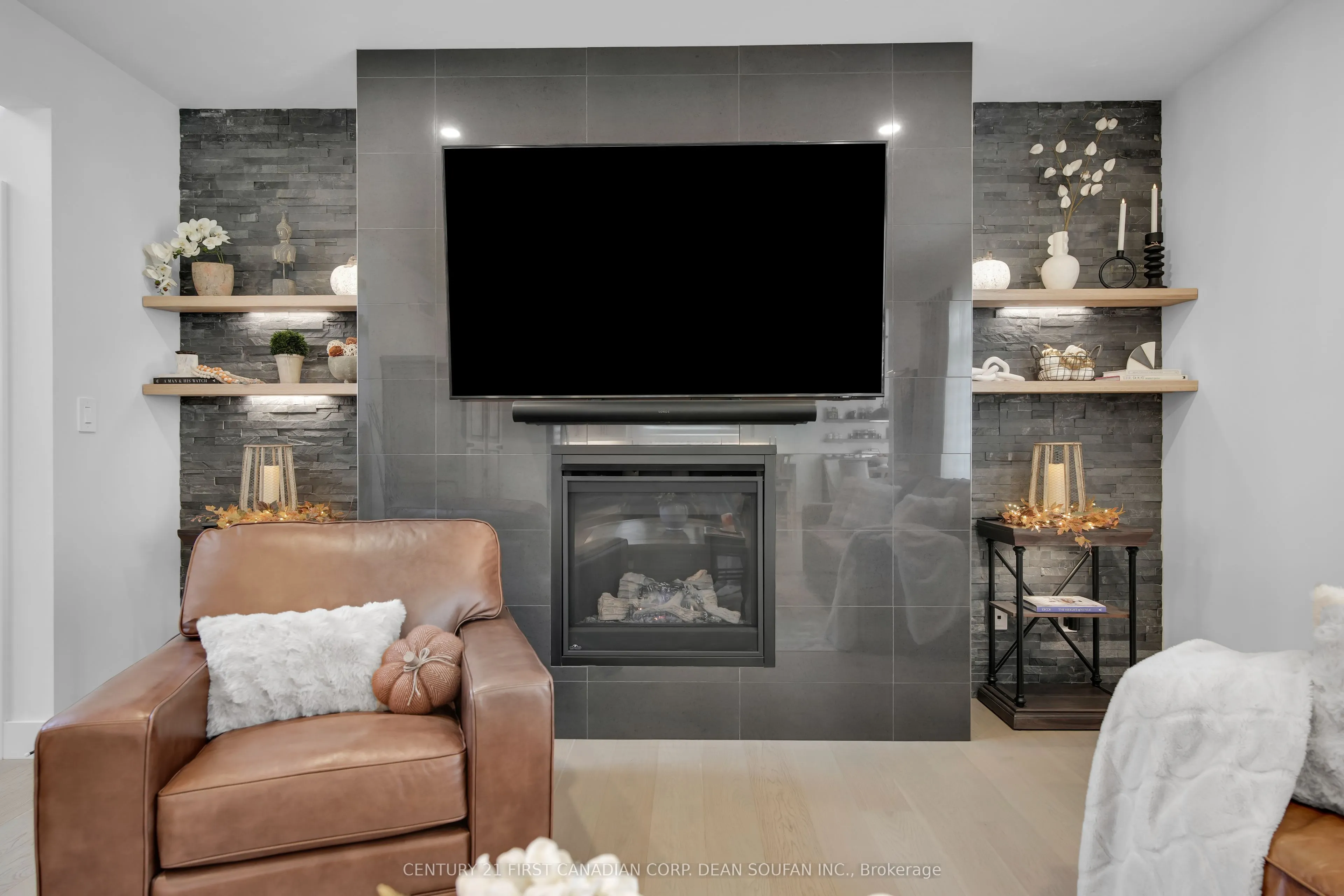 102 Daventry Way