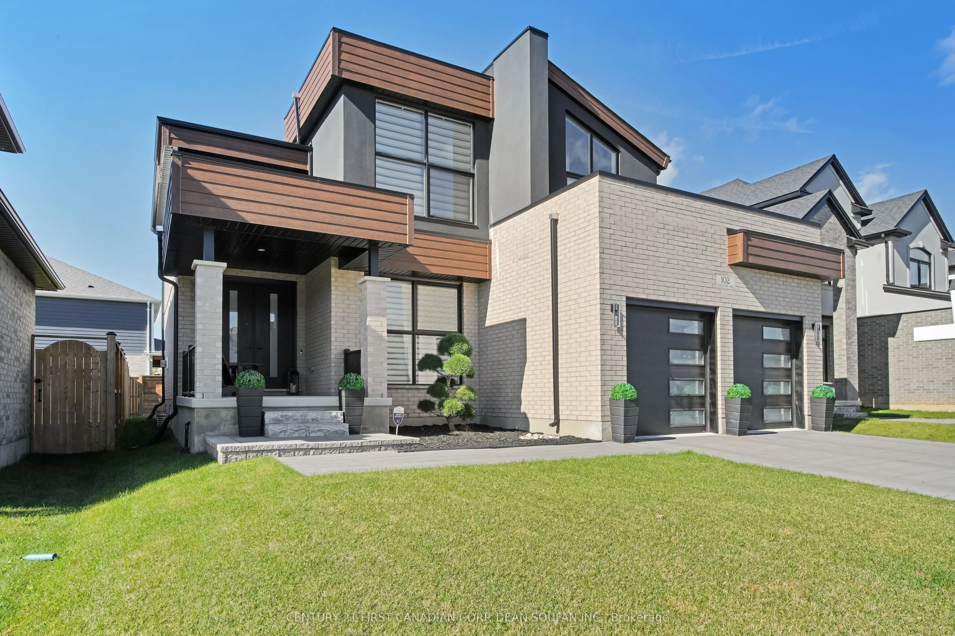 102 Daventry Way