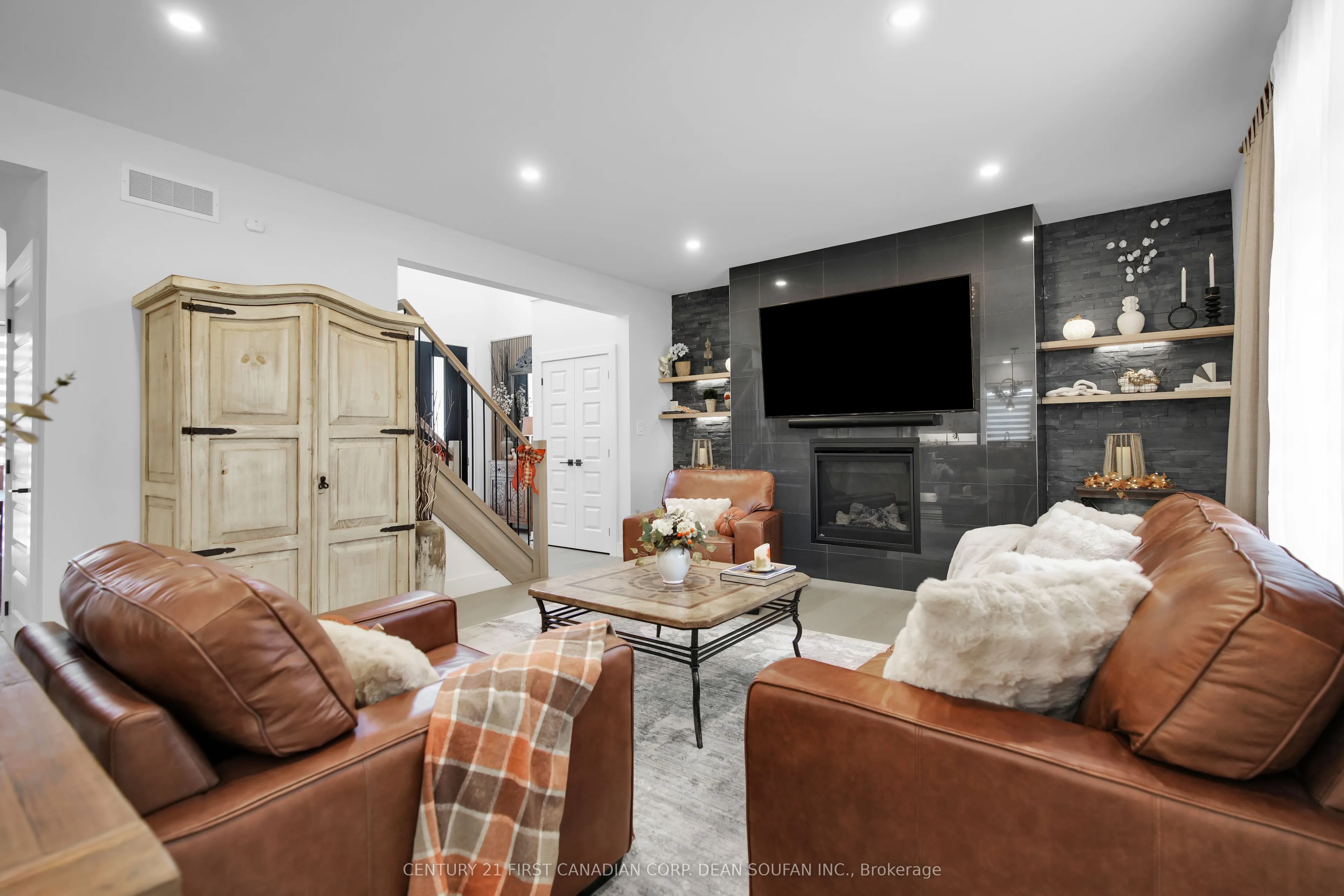 102 Daventry Way